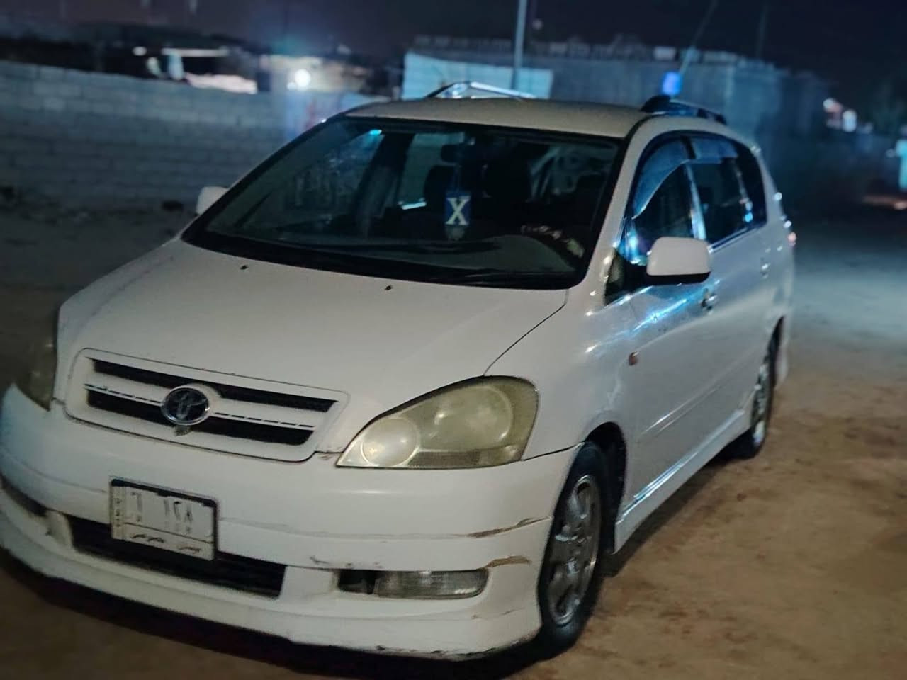 السلام عليكم سياره للبيع ابصم موديل 2002 السياره باسمي سياره جاهزه حداده تايرات تبريد مكينه جديده رقمها مميز 128 ميسان سياره لون ابيض كفاله عامه *********** مكان السياره بصره خور الزبير السعر 105 وبيها مجال للشراي فقط
