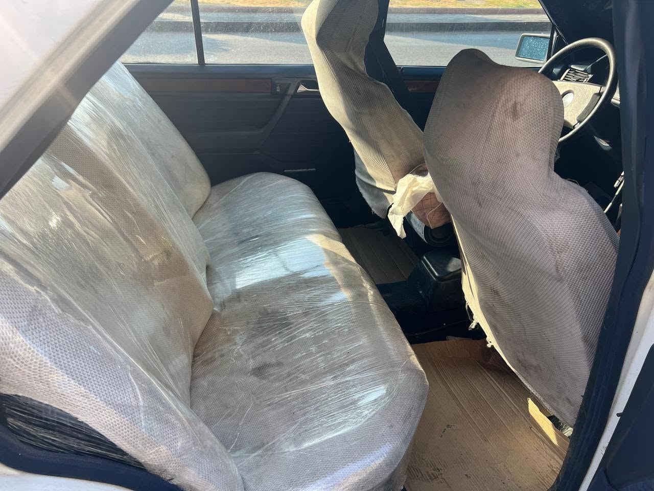 سلام عليكم مارسلس دب 300 موديل 89 دواخل محدث 96 يعني دواخل كهرباء رقم انگليزي بسمي بغداد مكينه بيهه تبخير وضربه موضحه بل صوره معمره تحتاج صبغ فقط حداديه جديده امامي وخلفي تخم تاير جديد تبريد شغال كهربائيات كولهه شغاله مكاني بغداد شارع فلسطين السعر 50 وبيهه مجال رقم ***********
