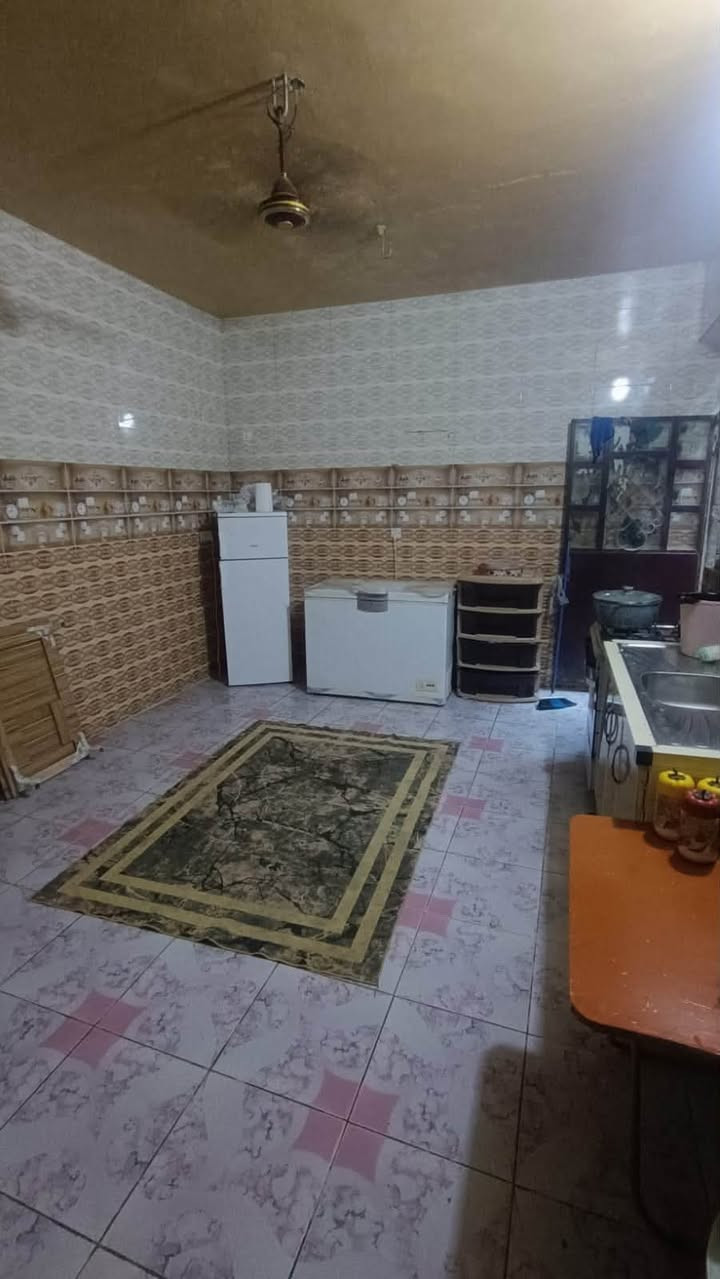 🏠 للبيع بيت في بعقوبة – طرق وجسور

📐 مساحة الأرض: 100 متر
🏢 البناء: طابقين
🛏️ غرف: 2
🚿 حمامات: 2
📜 السند: طابو صرف – سند 25
📍 الموقع: بعقوبه مقابل  طرق وجسور
🛣️ البيت على فرع، وظهر البيت على شارع عام ⭐

✨ البيت موقعه ممتاز ومناسب للسكن، وقريب من الشارع العام.

💰 السعر: 115مليون دينار قابل للتفاوض بسيط

📞 للجادين والاستفسار: مراسلة خاص
***********
