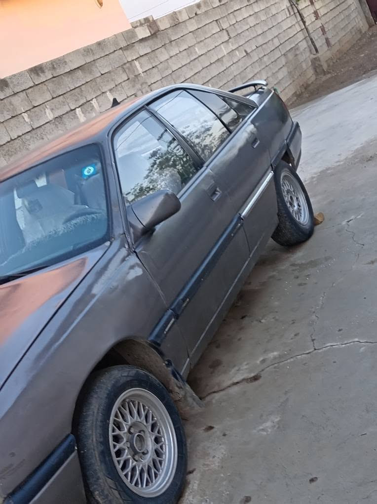 سلام عليكم سياره اوبل موديل 1990 سياره جاهزه كير محرك مابي عيب سنويه 28 رقم انكليزي ومراوس يرهم حسب الاتفاق للاتصال *********** خناقين, ديالى
