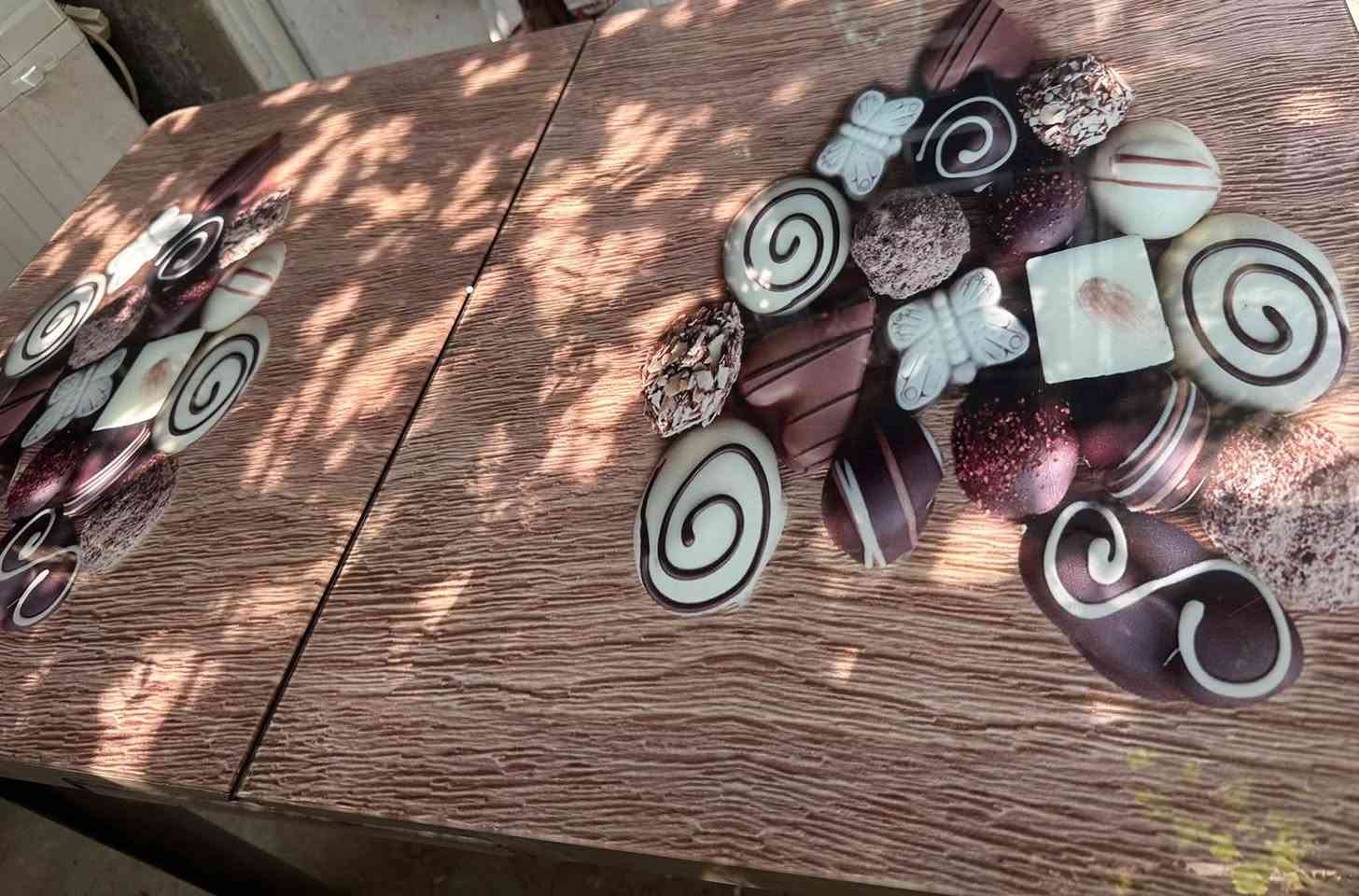 ميز طعام • كنتور بابين • الزعفرانية