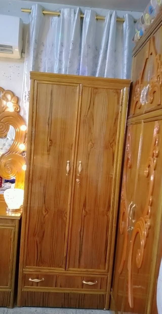 للبيع غرفه جديده شخط مابيهه السعر ١٠٠٠ مليون  مكاني بغداد مدينه الصدر رقم الهاتف ***********

