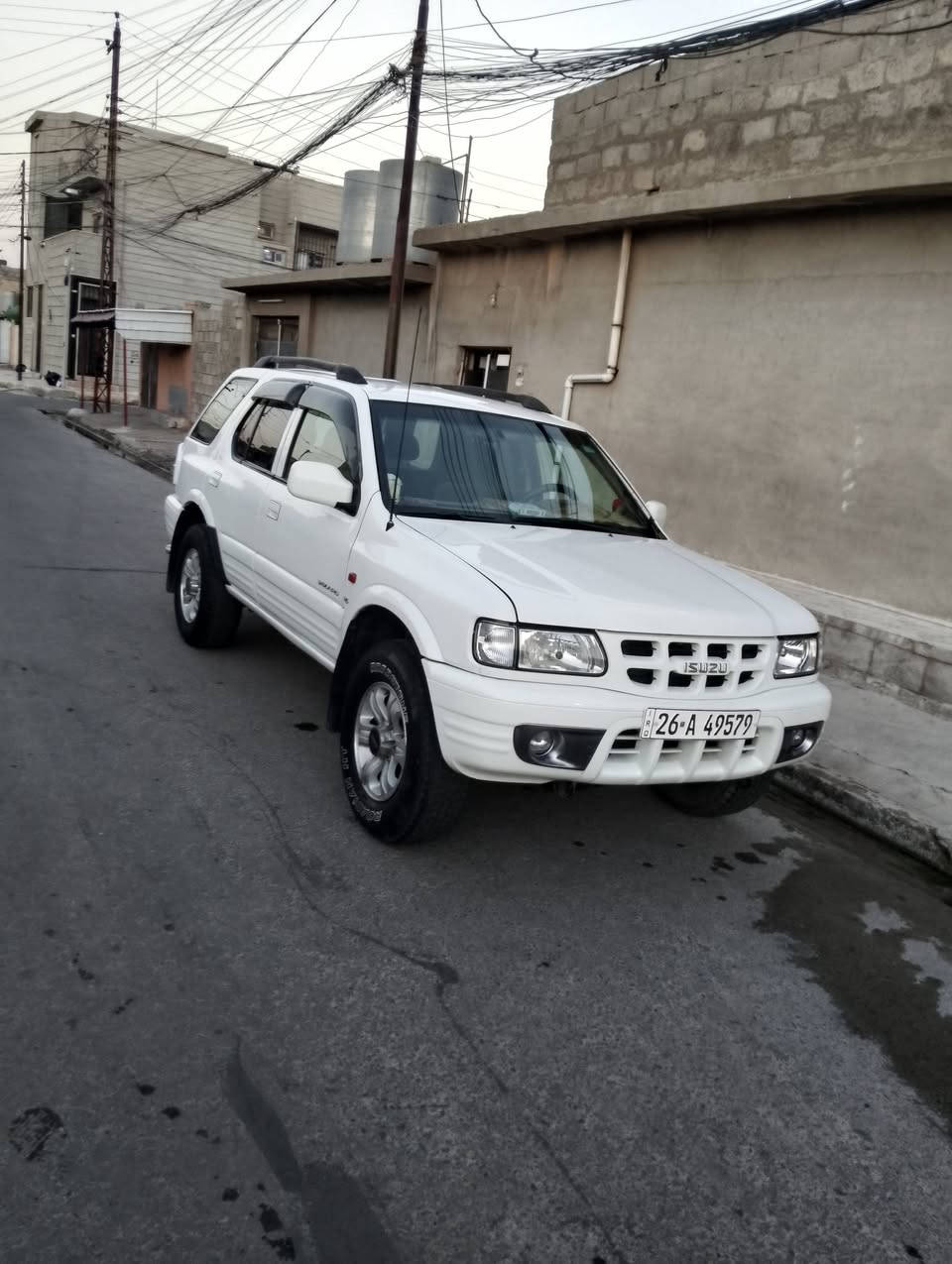 ايسوزو • ٧٣ ورقة • ٢٠٠١