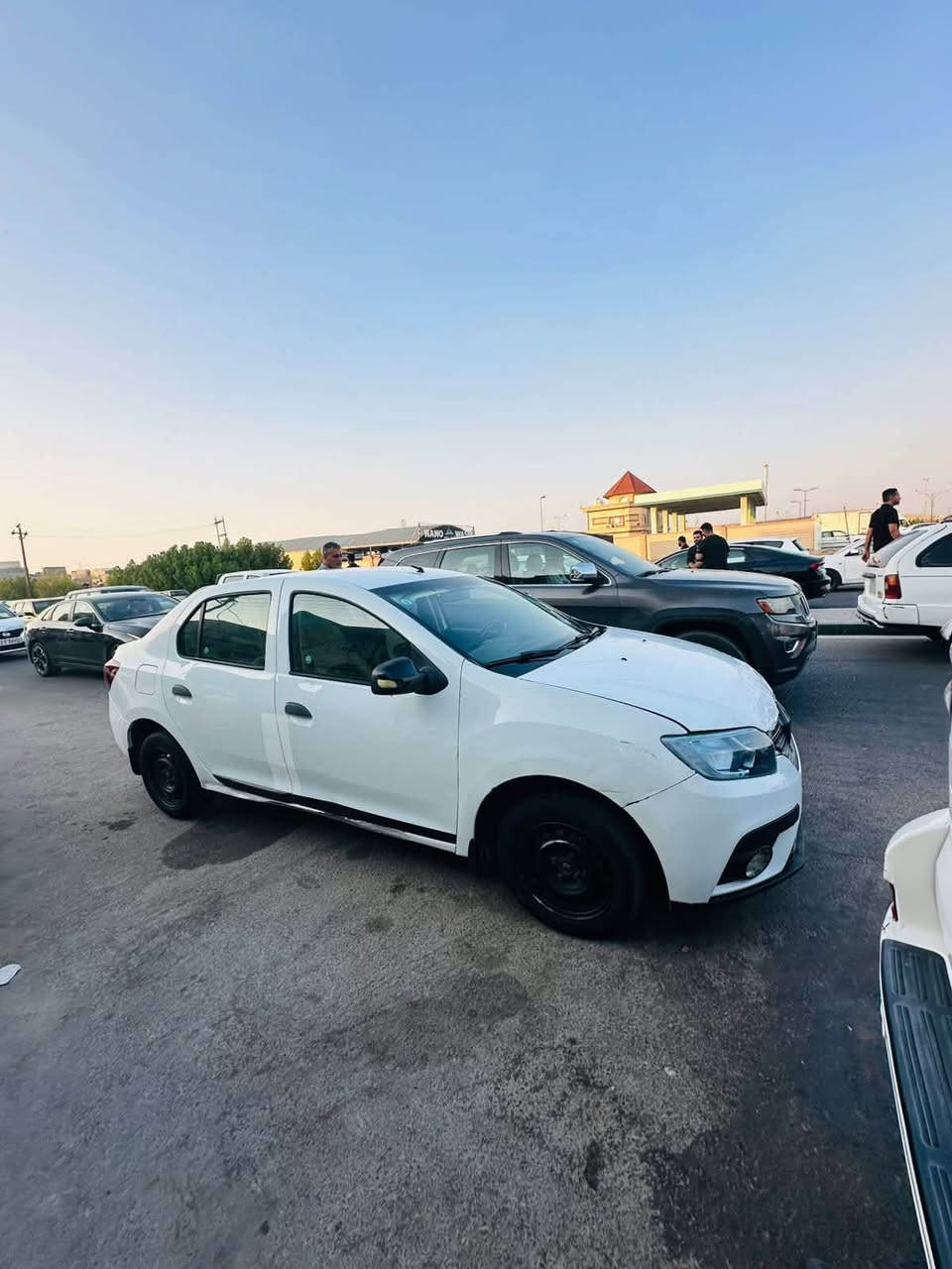 سلام عليكم
سياره رينو سمبل 2019
سياره باسمي تحويل 
تبريد وكير مكفولات 
حداده توه نافضها كهربائيات شغاله 
بدي شوف العين 
سياره مكينته بيه صوت يرادله مكينه 
سعر 43 وبيه مجال 
الاستفسار الاتصال ***********
