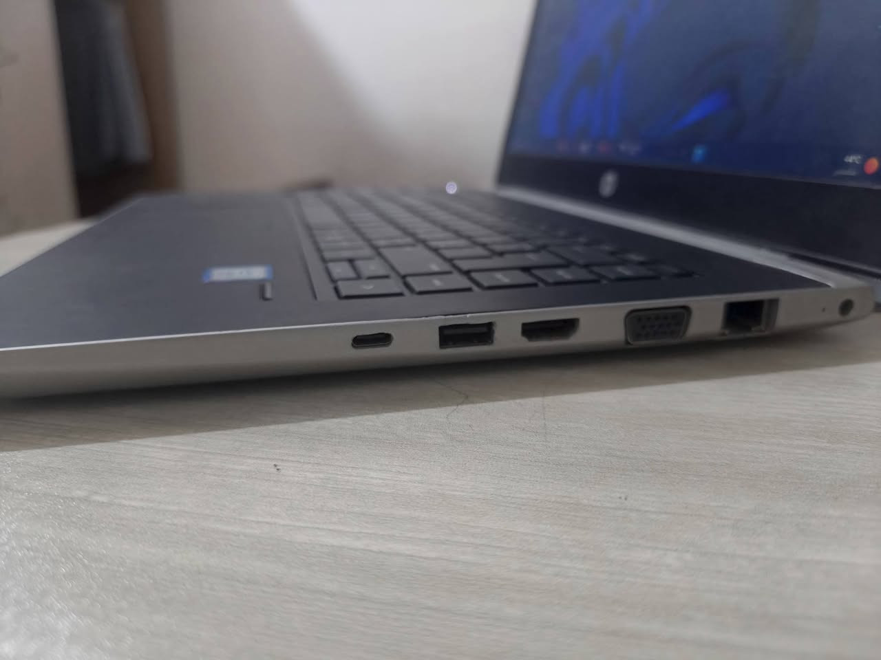 💻 للبيع لابتوب HP EliteBook 850 G7
🔹 الماركة: HP
🔹 الموديل: EliteBook 850 G7
🔹 المعالج: Intel Core i5 – الجيل العاشر
🔹 RAM: 16GB
🔹 التخزين: SSD 256GB ⚡
🔹 كرت الشاشة: Intel UHD Graphics – داخلي
🔹 الشاشة: 15.6 إنج
🔹 النظام: Windows 10/11 64-bit

🔥 جهاز عملي ومناسب للدراسة، العمل، البرمجة والاستخدام اليومي.يجيك ويا ماوس وكيبورد وسماعات وماوس باد وجنطه للحاسبه هديه

💰 السعر: [350.000] دينار
📍 الموقع: [نجف/حي ميسان]
🚚 لا يوجد توصيل
📩 للتواصل والاستفسار: ***********
