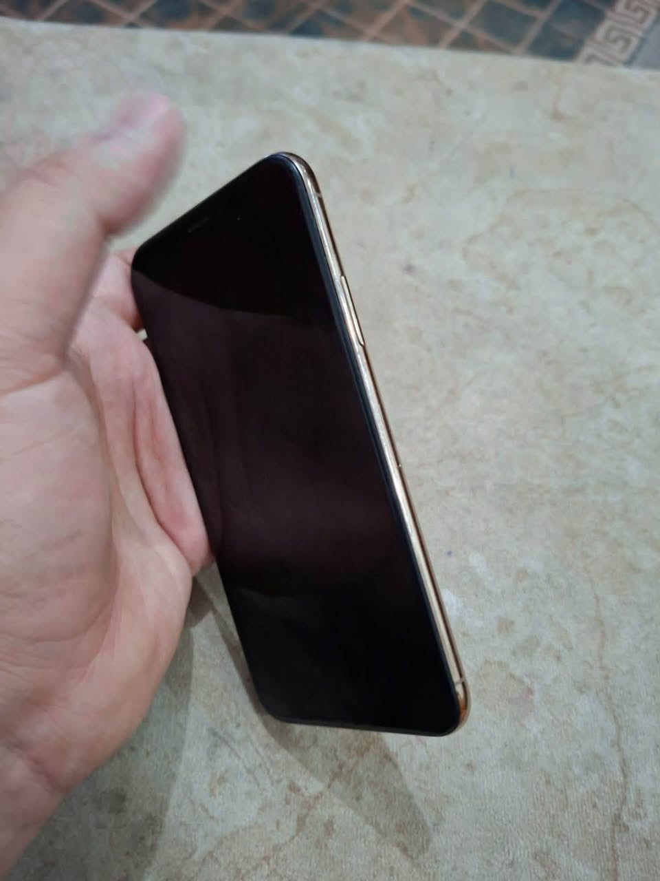 ايفون Xs ذاكرته ٦٤ بطاريه ٧٦ جهاز نضيف ما بدل بي شي ممفتوح الله شاهد نضيف الفيس ايدي وكف قبل شهر الباقي كله شغال جهاز نضيف لا يعلك لا بي اشكال استخدمه اليوم كله 
تاخذه من البيت وانطي بي ضمان 
سعره ١٤٠ الف وبي مجال
***********
بغداد البلديات
