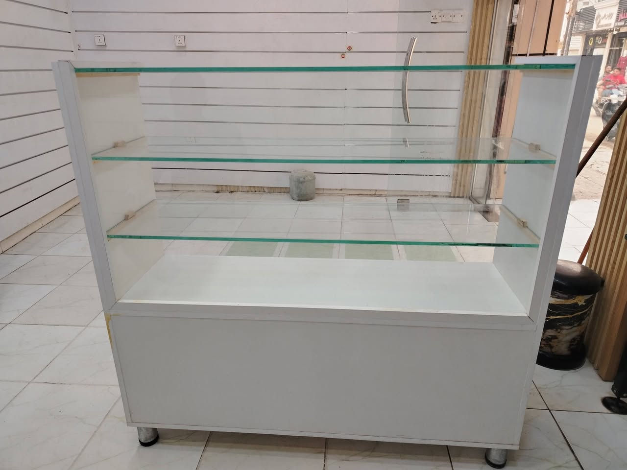 باترينه • نضيفه • ١٢٠×١٢٠×٤٠