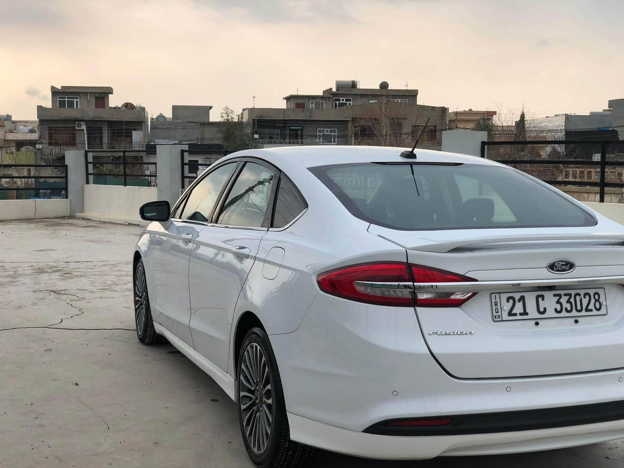 Ford Fusion 2018 SE (2.5) 

مەکینە مەرغوب (2.5)
زۆر جوان و تایبەتە تەنها (105) هەزار ڕۆشتووە
پارچەیەک و پەڵەیەک بۆیاخی هەیە بێ ئێرباگ  ڕەسمی دەعمی ئەمریکام داناوە لە ئەمریکا بۆیاخی نییە 
سەیارەکە ڕاداری ئاوێنە و ناو ڕەشە گێچ ئەلکترۆنی و گێڕماوسە
بە ناوی خۆمەوەیە و سەنەوی و ژینگە و ڕێگاوبانی تا 2029 تازەیە
گێڕ و مەکینە و تەبرید مەزبووتە  
بۆ زانینی نرخ پەیوەندی بکەن یان مەسج بنێرن 

لە سلێمانیە 
(***********-***********)
