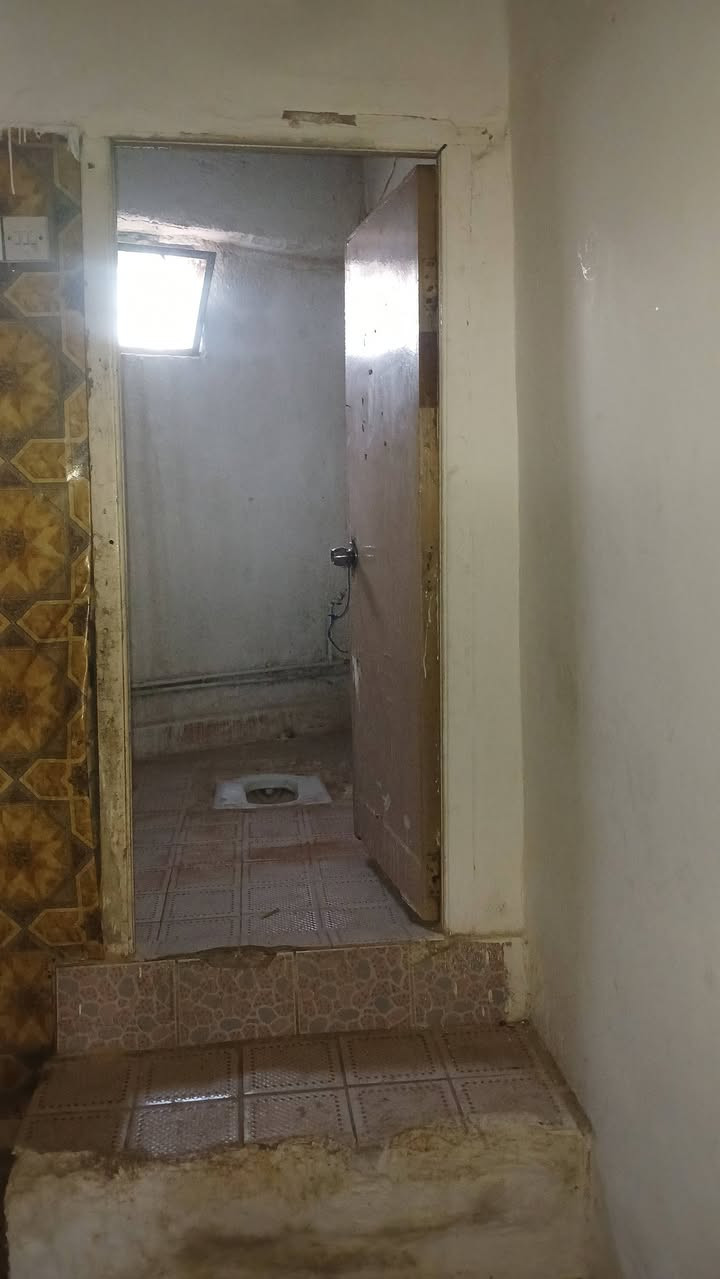 السلام عليكم شقه للايجار في حي العامل الأولى شارع ٣٠ قرب حسينية  المهدي  او الكفيل
الشقة تحتوي على غرفتين وهول مطبخ وحمام نظيفه 

اي استفسار اتصل على الأرقام الموجوده 

***********

***********
