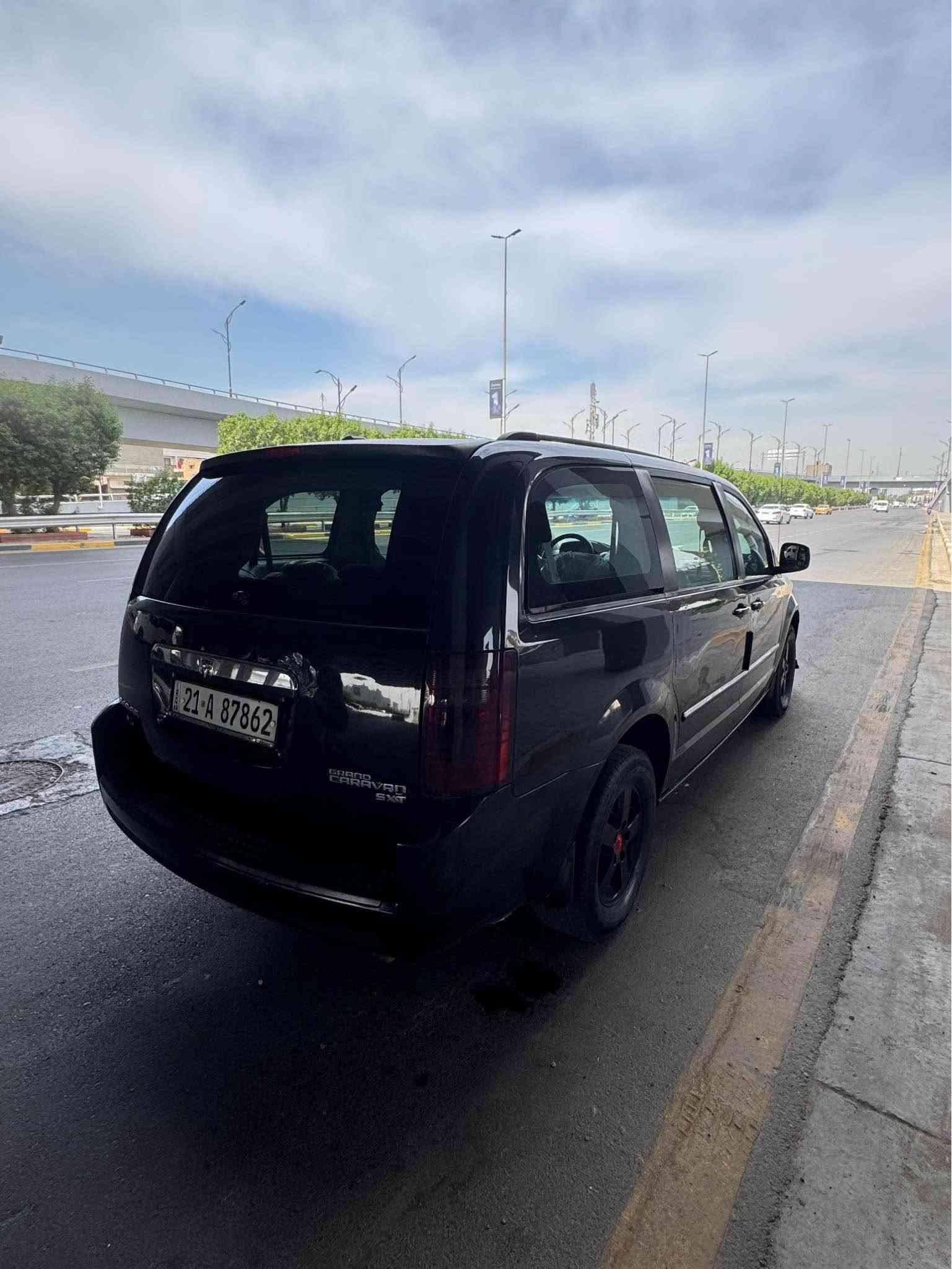 دودج كرفان • ٢٠٠٩ • بدون صبغ
