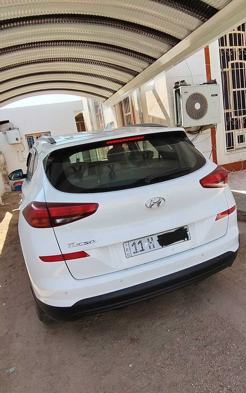 السلام عليكم للبيع سيارة توسان 2019 وارد خليجي فول مواصفات ما عدا فتحة البنروما سيارة نظيفة كلين تايتل ماشية 189000 كم سنوية جديدة لل2027 كير محرك ما مفتوح مكان السيارة الانبار رمادي
السعر 187 ورقه وبيها مجال 
رقم الهاتف ***********

