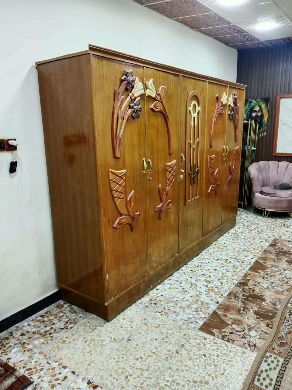 سلام عليكم ورحمة الله وبركاته 
كنتور صاج 
ابو الخمسه 
سعره ٢٠٠
العنوان بغداد مدينه الصدر الحبيبيه 
وتساب ***********
