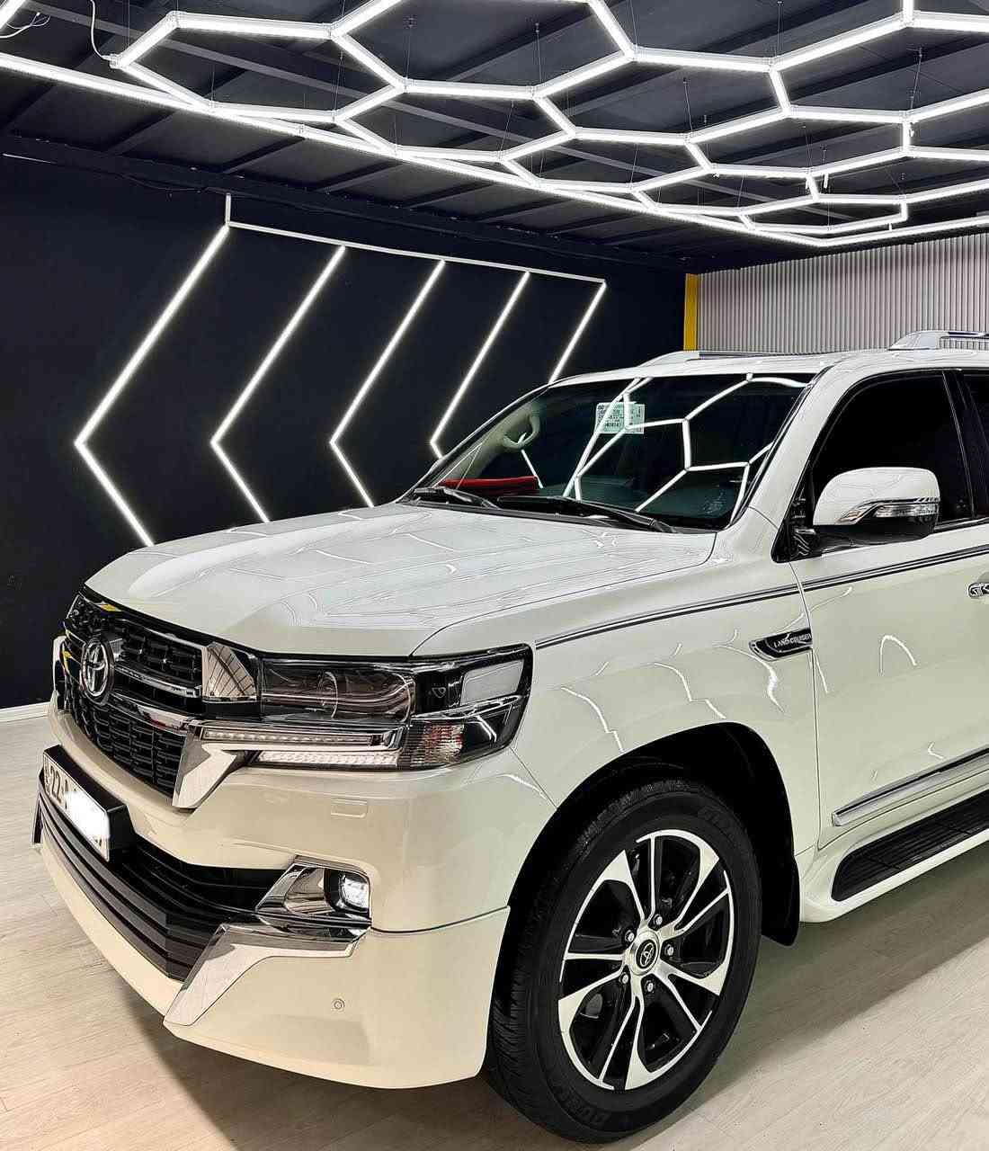 Toyota land crusir . 2021 . V8 . 38,km

Grand turing + SAS 🪬

اخت زيرو بل كارتون بمعنا كليمه زيرو🪬
سياره بل كارتون احله من صوره..🔹

🔹تويتا لاند كروزر موديل {2021} SAS
🔹سياره شريكه ساز درجه اولا گراندتورينگ
🔹سياره مكفوله كفاله عامه من كلشي
🔹بدون صبغ + بدون بارد + بدون شخت
🔹بدون حالوب + بدون رمل + بدون رصعه
🔹بدون حسوه + بدون حتا دعاميان شرط

🔹 سياره محرك بشرت ما مفتوح زيره 
🔹سياره {8 سلندر } { 4,600} 
🔹ماشيه{38,000} الف كيلو شرط
🔹{ 4 تاير و ويل بيلادي دنلوب اصلي}
🔹سياره مواسفات ساز اصلي 
🔹{3 شاشات بيلادي + غراضات موجود
🔹{ كتلوكات + عرضيات + 2 بصمه 
🔹{ هيدفونات + سيرڤسات كامل 

🔹مواصفات سياره 
🔹{شاشه كبير + كاميرات + حاسات}
🔹{3 شاشات + فتحه سقف + جلد.}
🔹{كشن كهرباء + شحن موبيلا + ..}
🔹{8 ارباگ + تبريد مركزي +باب جك}
🔹{بصمه تشغيل عن بعد +سلاجه..}
🔹{ليد زينون + تحكمات ستيرن ..}
🔹{دبل فوليوم + فور ويل+هوك}

🔹{سياره سنويه بسمي مباشر حول} 
🔹{تحويل مباشر حول بسمي}
🔹{ سياره رقم اربيل دولي }
🔹{ مكان سياره سليمانيه}
🔹{رقم / ***********}
🔹{سعر سياره / 557$} السليمانية, العراق
