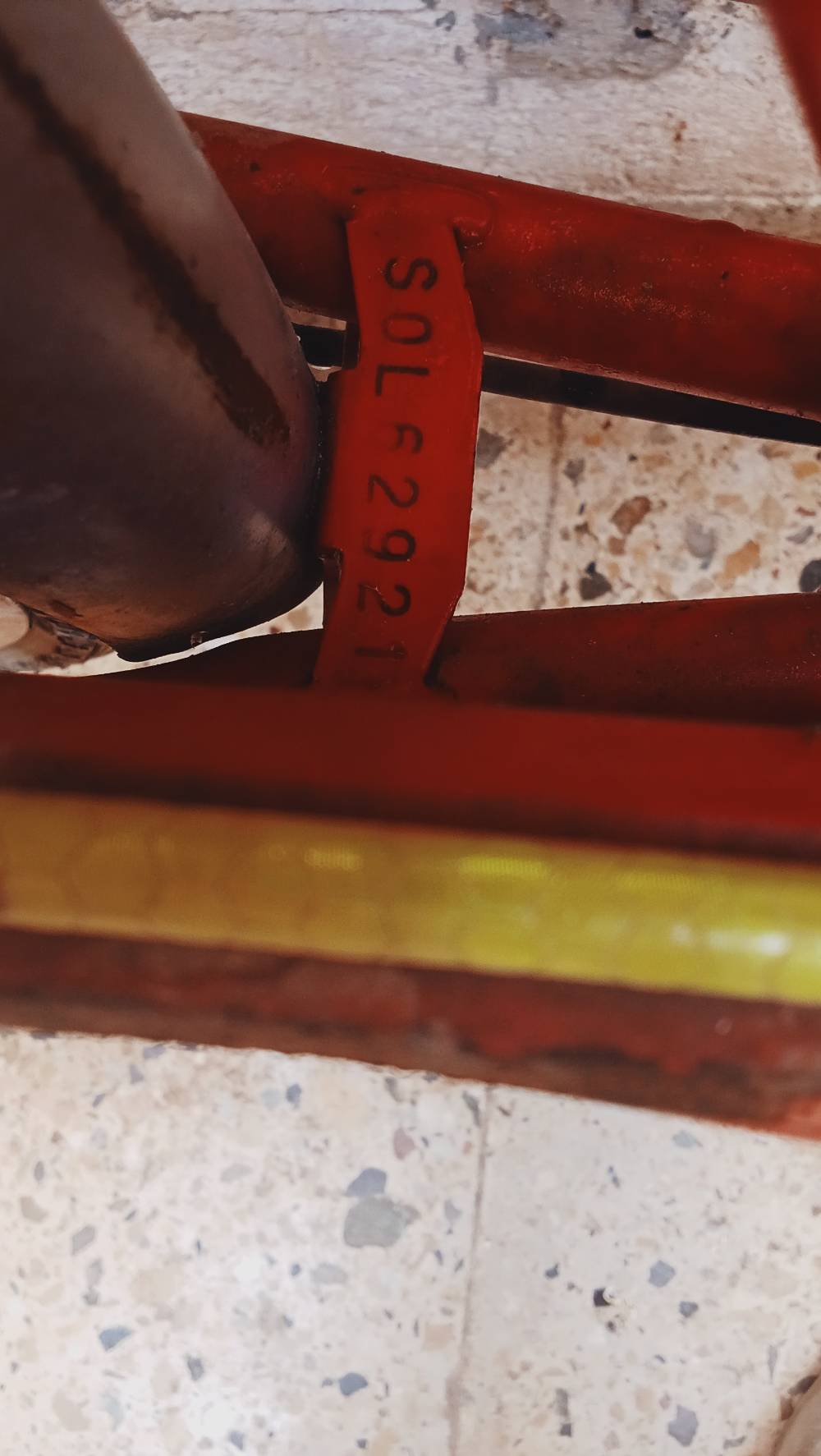 بايسكل بناتي ٢٤ • عطل بسيط • أحمر