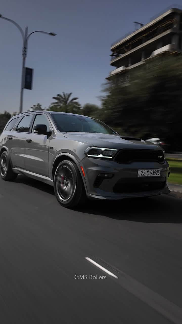 Dodge Durango R/T Plus TOW N’ GO 

فول مواصفات ( فئة خاصة بنسخة ال RT 
الموديل :2023

المحرك : 5700 هيمي 

المسافة المقطوعة :45كيلوفقط 

وارد امريكي كلين تايتل ( جاملغ بارد وموجود السائق )  

المواصفات : 

فتحة سقف ( سلايد ) 

سقف شاموا 

داخل السيارة  كاربون فايبر ( forged carbon ) 

رادار امامي مانع تصادم 

رادار خلفي مانع تصادم 

رادار تحديد المسار + كروز كونترول متكيف مع الشارع 

نقطة عمياء 

بهذه الفئة الراديتر يكون حجمه اكبر من نسخة ال RT العادية يتحمل حرارة و ضغط اكثر 

الدبلات : SRR

ويل 20 + بريكات بريمبو نفس ال SRT 

فتحات البنيد SRt

حساسات امامية + خلفية 

صندوق كهربائي 

مقاعد جلد + كنتارا + تدفئة + تبريد + خزن 

مقاعد خلفية VIP 

نظام الصوت harmon/kardon

تحكم وضعيات القيادة eco + sport + track + Tow + snow 

ستيرن هيتر + شفتات ستيرن 

شحن وايرليس 

وايرليس كار پلي + اندرويد
 
رقم السيارة : اربيل بسمي تحويل مباشر
الرقم الهاتف *********** المكان شهداء البياع و 
السعر 390 بيها مجال بسيط خواتها. معروفه بيش
