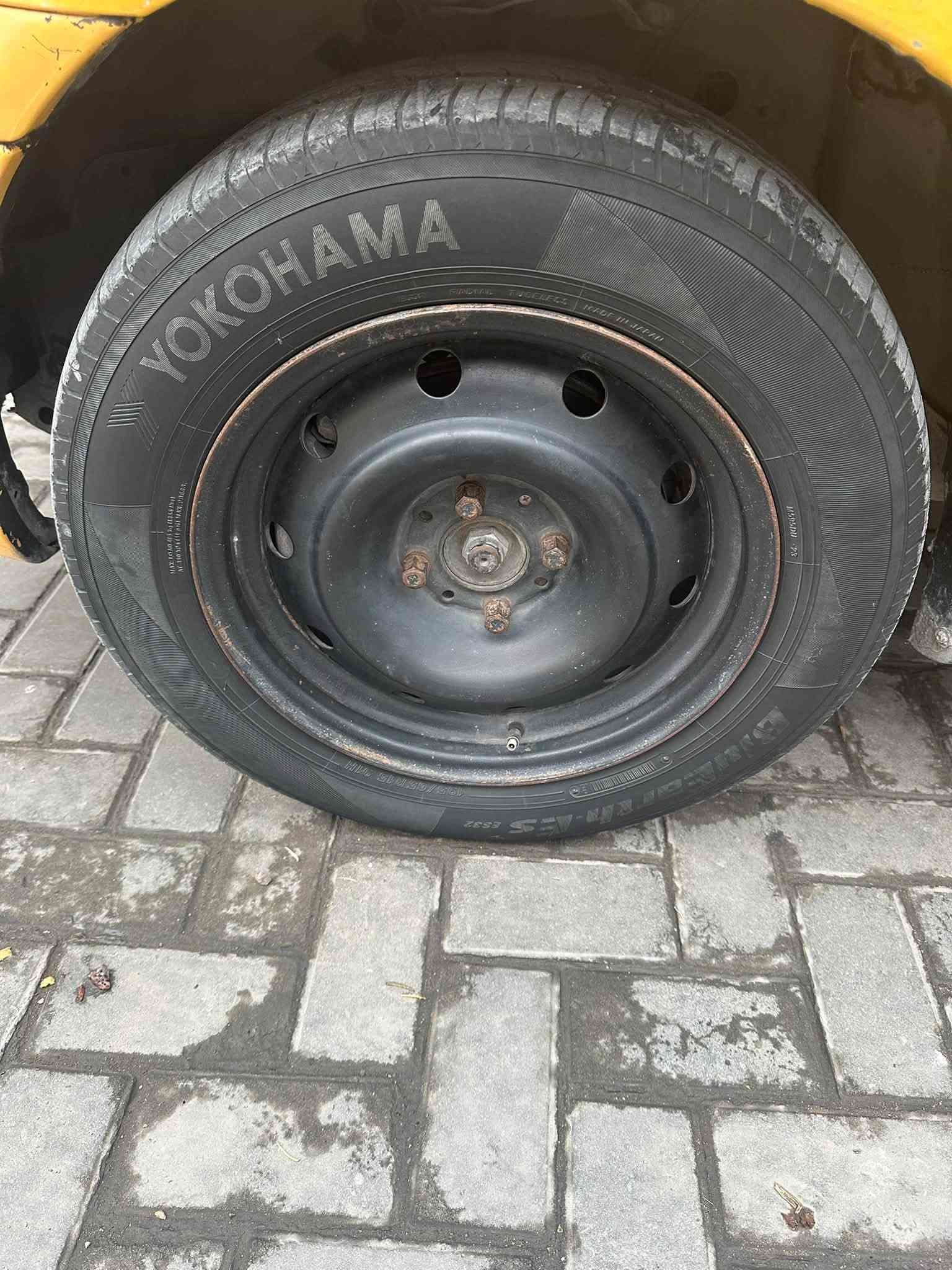 سمند • ٢٠١١ • بدون صبغ