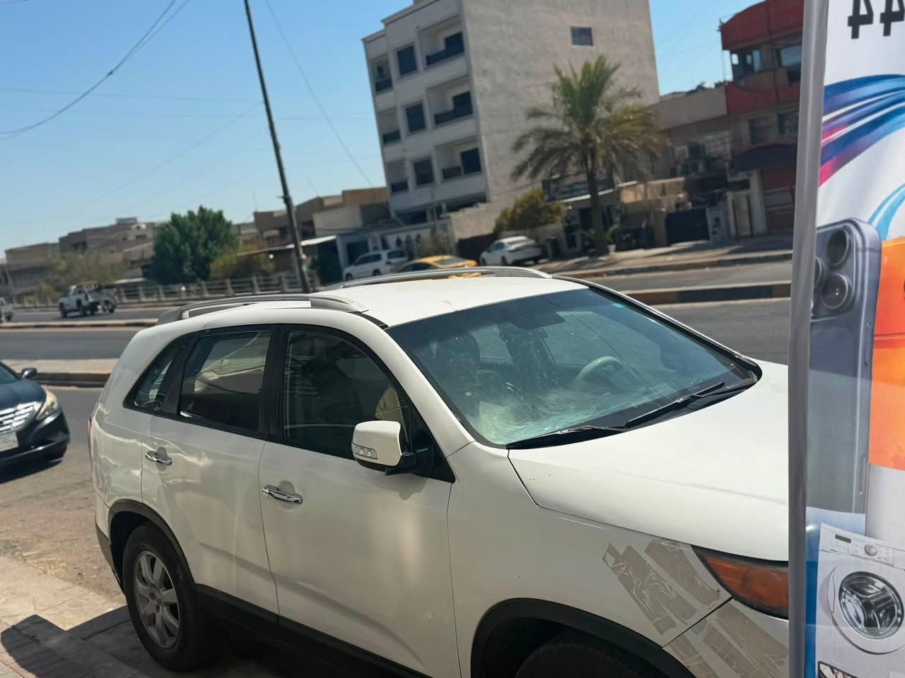 السلام عليكم المنشور اذا ميعجبك عبره
سورنتو مديل 13 
خليجي مكفوله من ضربة 
مكينة 2400 دوش 4 سلندر 
7 راكب 
مواصفات عدى البصمه
تحكمات جهتين 
معدل 120 جرس 
اشاير مري 
مري شفط
تبريد 3 قطع 
زوج تاير جديد باتري جديد 
السياره خير من الله 
بيها رش صبغ فقط موضح بالسونار
رقم بغداد القاهرة بأسمي 

سعر 116
***********
