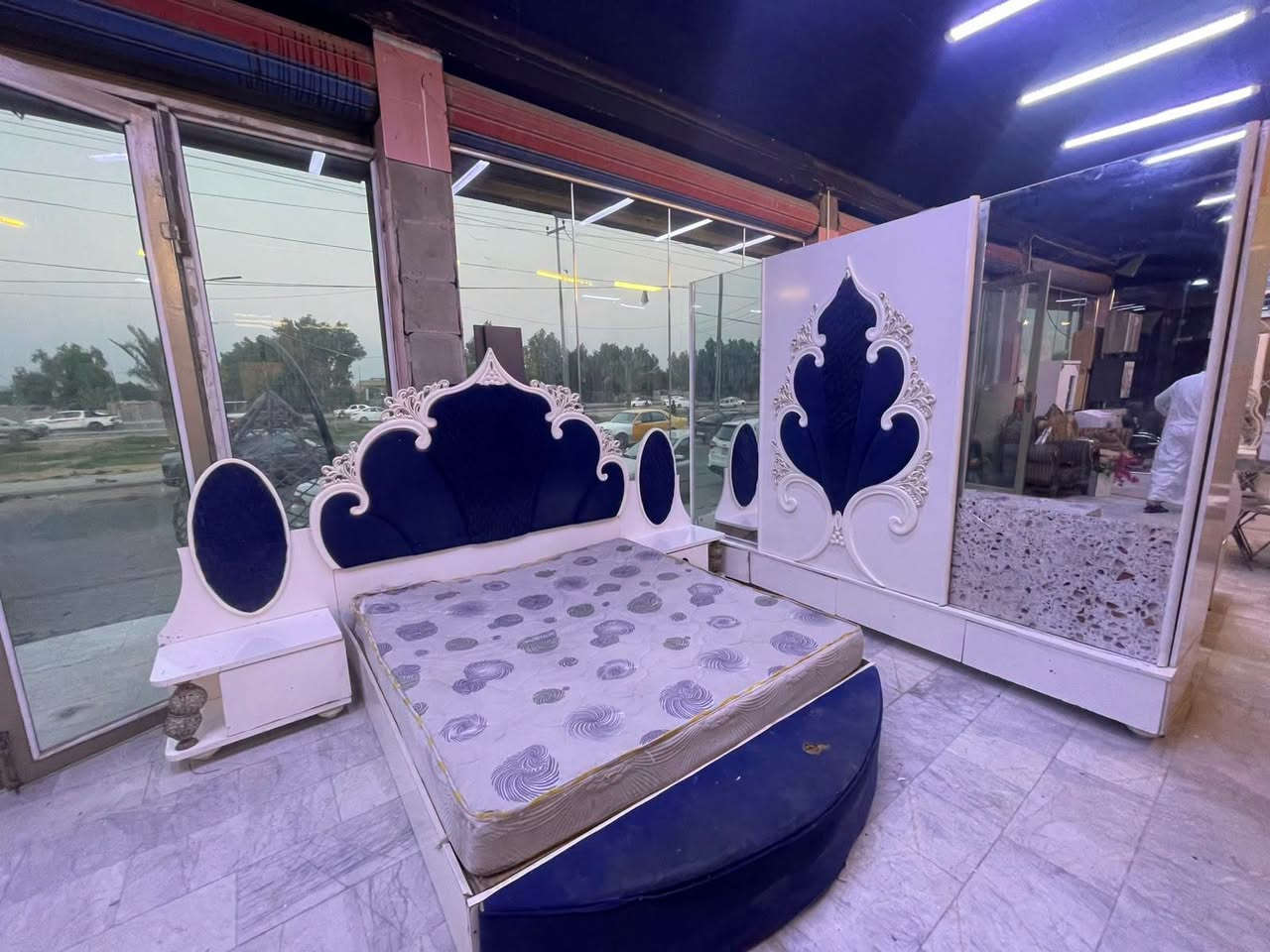 اللهم صل على محمد وآل محمد
