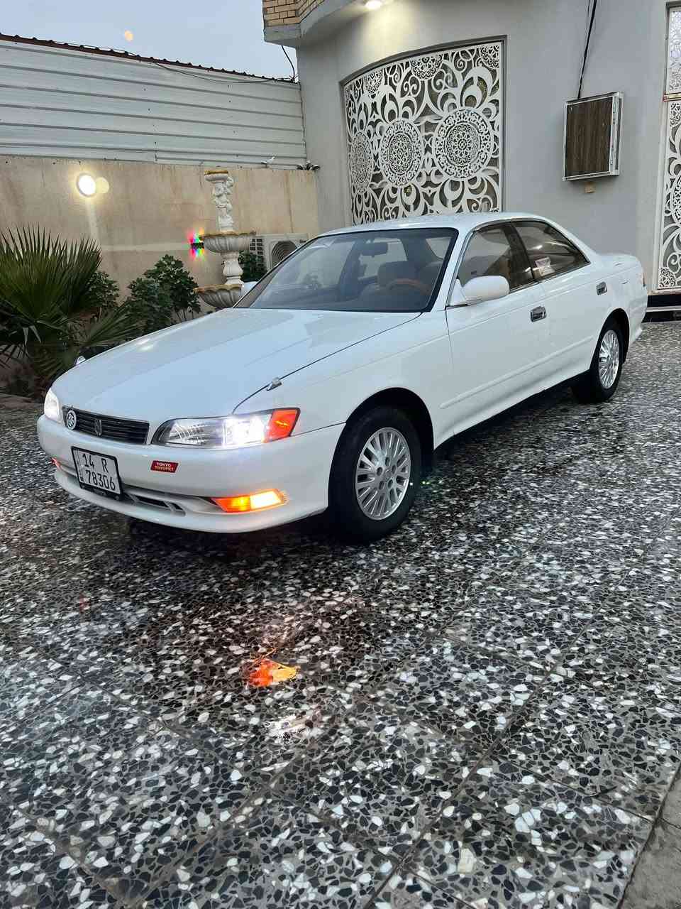 ١٩٩٥ • ابيض • رقم بصره