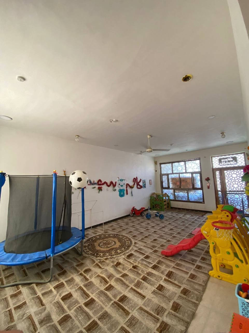 تعلن نور الهدى روضه وحضانه عن استقبال اطفالكم الحلوين. عنوان. الروضه دور العمال الشارع الرئيسي دوام شفتين صباحي وظهري. اي استفسار ***********
