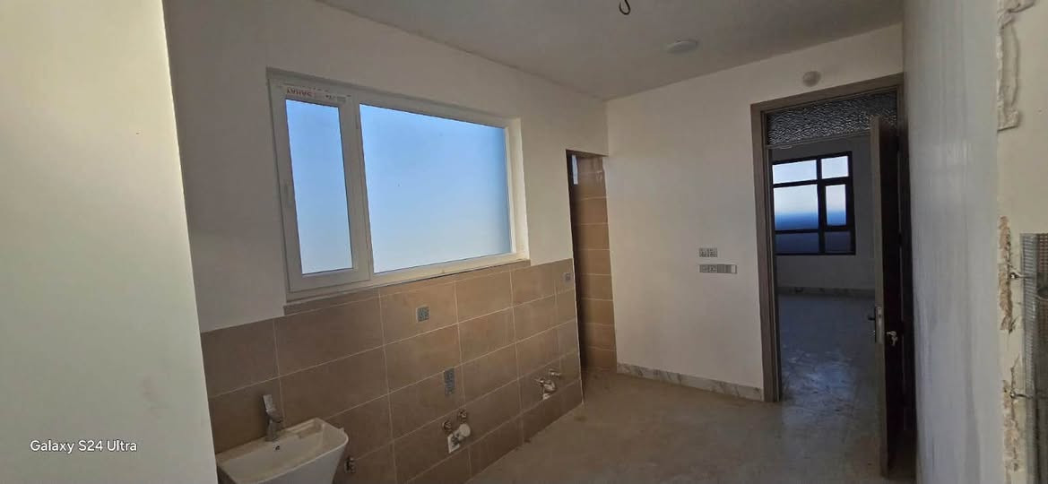 🏠للبيع - دار سكنيه 
📑صنف العقار - (طابو زراعي) سند 25
📍العنوان - بهرز - فرع معهد اشنونا خلف منزل حجي جعفر 
📐المساحه - 216
📅 سنة الانشاء - ( حديث )
🛣️التفاصيل - (بناء طابوق مع بياض )كامل خدمات (ماء +مجاري +تبليط ) الدار مكون من طابقين 
🛏️كل طابق يحتوي على غرفتين نوم 
💵السعر  خاص 
📞للأستفسار - *********** - او مراسله الصفحه
🏬 مكتب احمد جمال للعقارات
