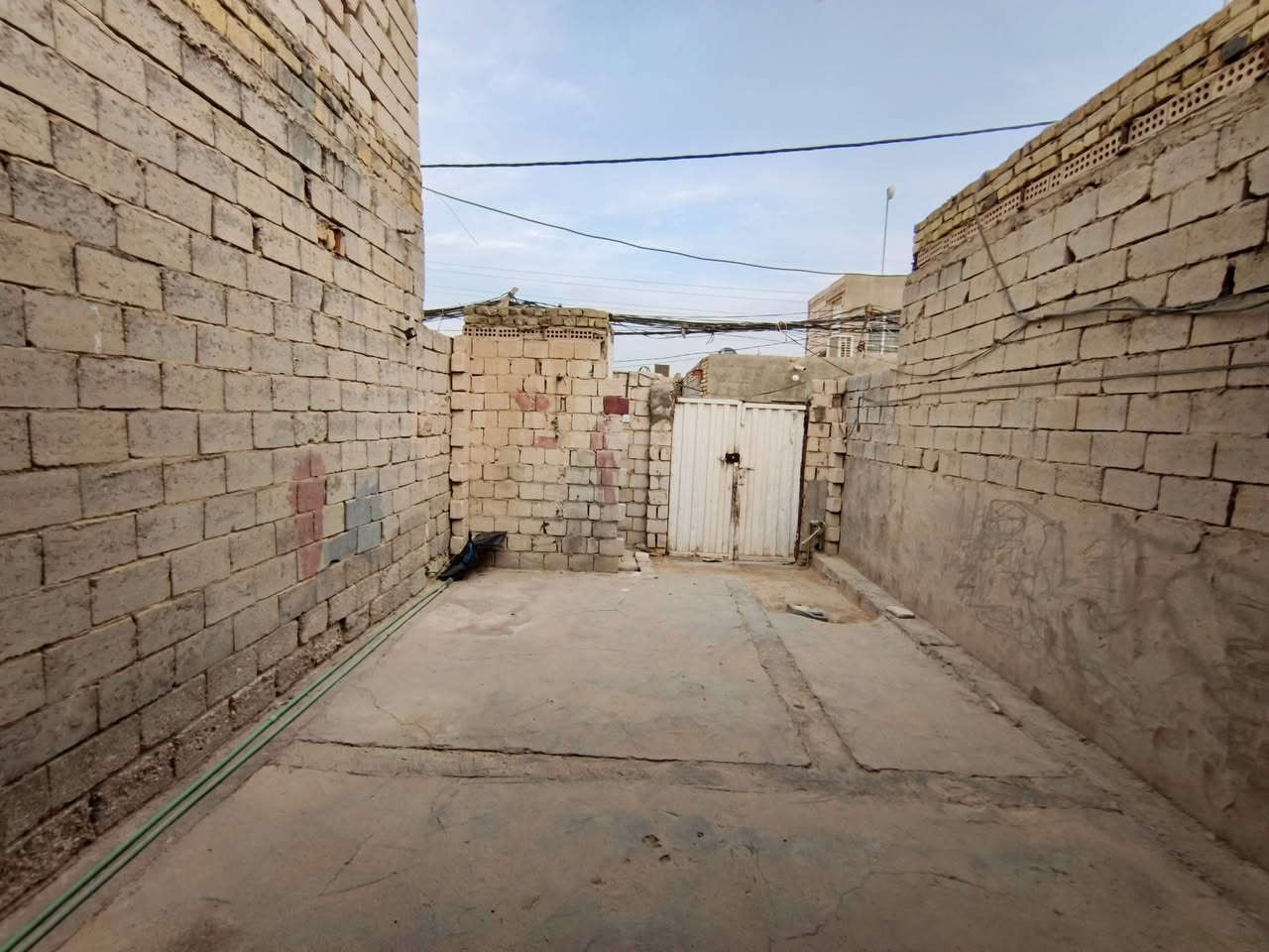 دار للبيع • شارع الزوار • ٧٥م