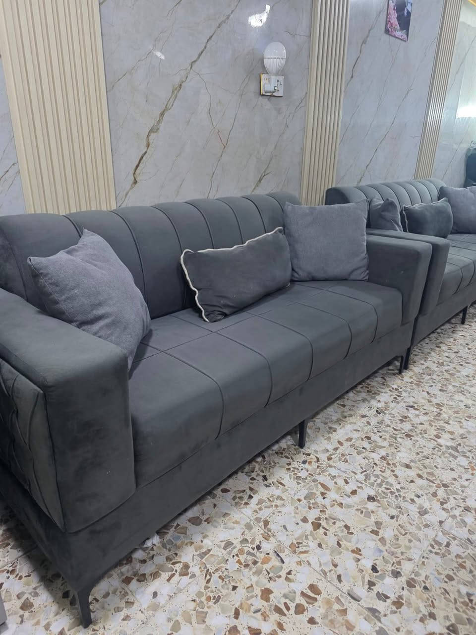 تخم 8 مقاعد درجه اولى كله بلوك اسود ب275 الف نهايته الشعب قرب سوق الصبح *********** كلش نظيف مابي اي ضرر
