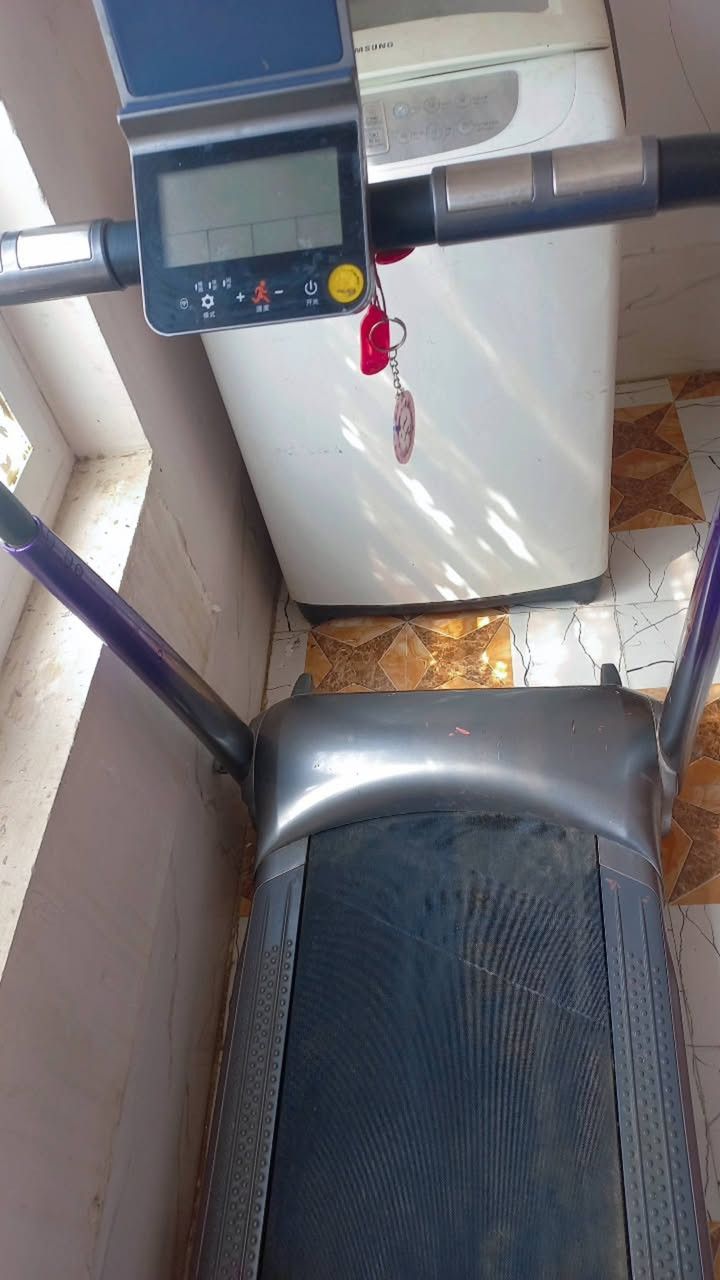 السلام عليكم جهاز جري البيع   نضيف مثل ماوضح  بل صورة  بيع مستعجل العنوان حله حي الجزائر الاستفسار عله هاذا الرقم ***********
