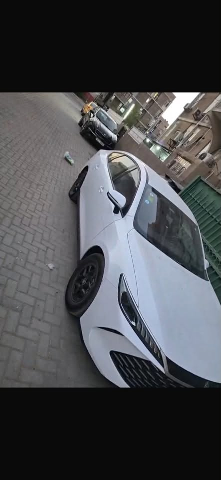 السلام عليكم Qin plus مويل 2025 داخل زيتوني بااسمي تحويل ثاني يوم رصعه مال حصوايه بل قبغ مال الجنطه وسحبتهه 
***********
السعر 19700
