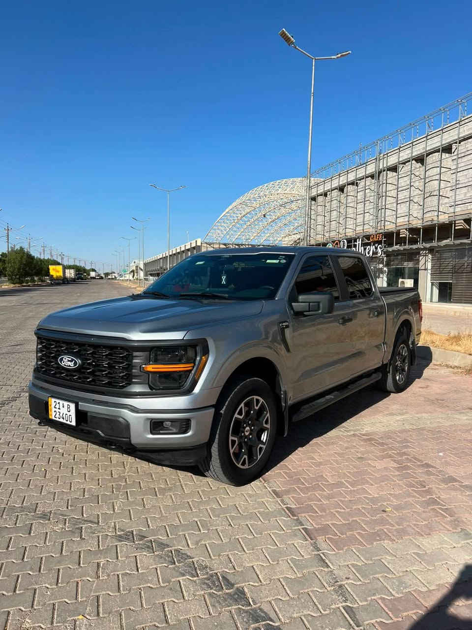 السلام عليكم
فورد f150 موديل2024
فئة ال STX
وبسعر مناسب

كلين تايتل 

دبل اكسل 4x4

محرك 2.700 تون توربو 

گير تعليگ 10نمر

گير ومحرك بشرط 

رادارت جانبية 

نقط عمياء 

خروج عن المسار رادار امامي 

شاشة كبيرة 

لايت عدسة 

هاند بريك بصمه 

وبيقه المواصفات معروفه STX

رقم سنوية جديد +باج تضليل 

للاستفسار 
***********

