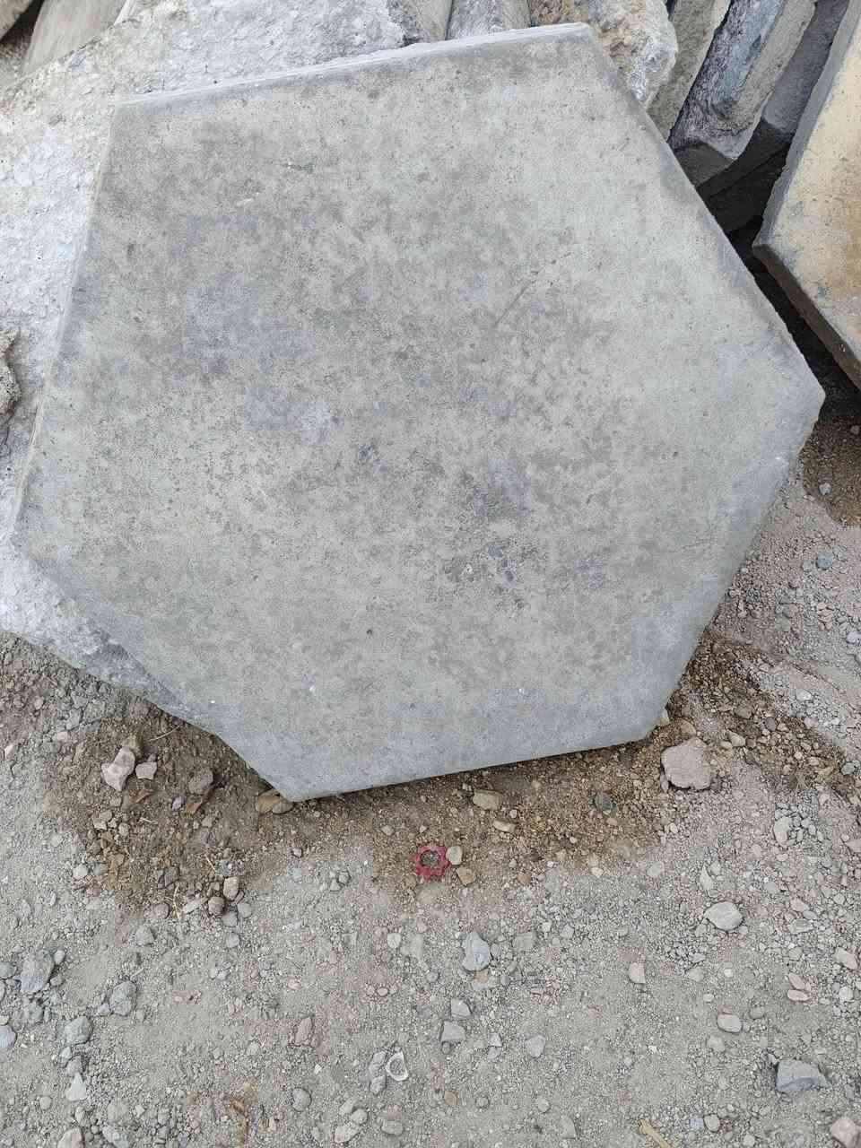 سلام عليكم عدي شتايكرات 150 العدد اريدهن 90 الف *********** بي واتساب
