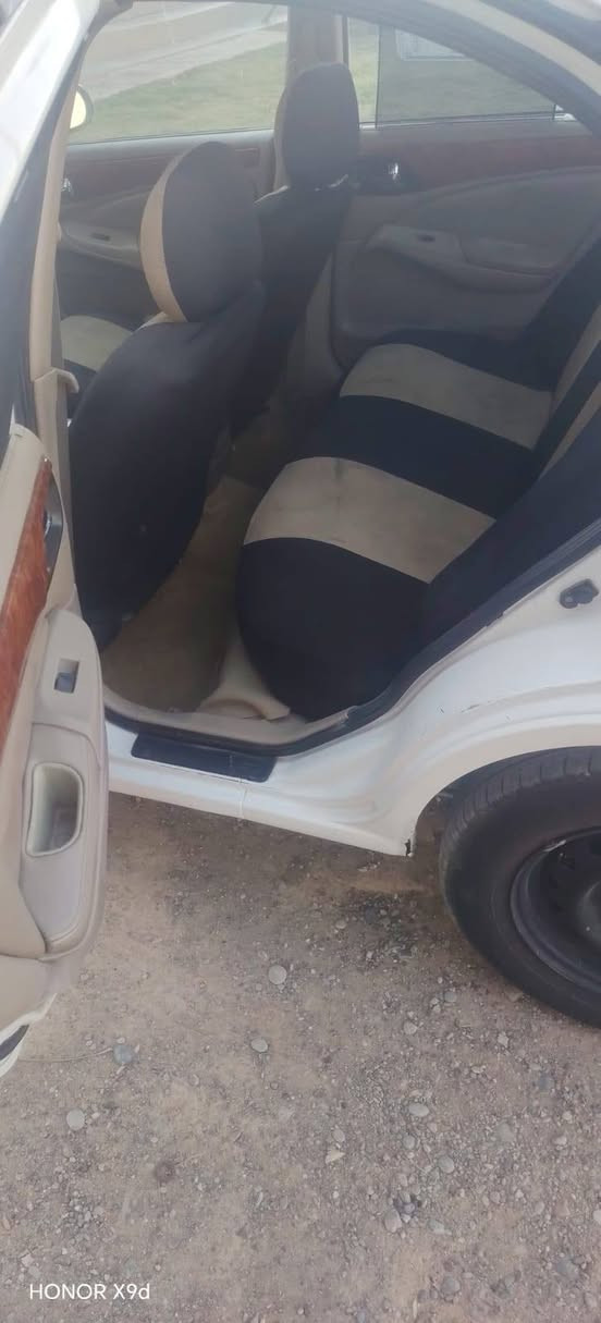 ٢٠٠٩سني ياباني محرك ممفتوح صدر طخم تاير جديد تبريد رقم بغداد دولي صبغ حزام بدون اي دواخر السعر٧٢
***********

نص مكتوب في الصور:
- HONOR X9d