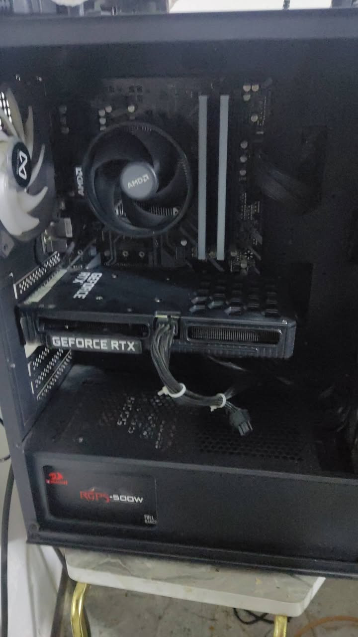 Pc للبيع
كارت شاشه:RTX 3060 G12

معالج: ryzen5 5500

باورسبلا 500

RAM 16 gb ddr4 3200 RGB
 ssd 240
HDD 512

M.B :450m
حاسبه نضيف جدا كارت كارتونته موجوده ممفتوح
 مكاني بغداد شعب 
800 وبيها مجال
رقم ***********
