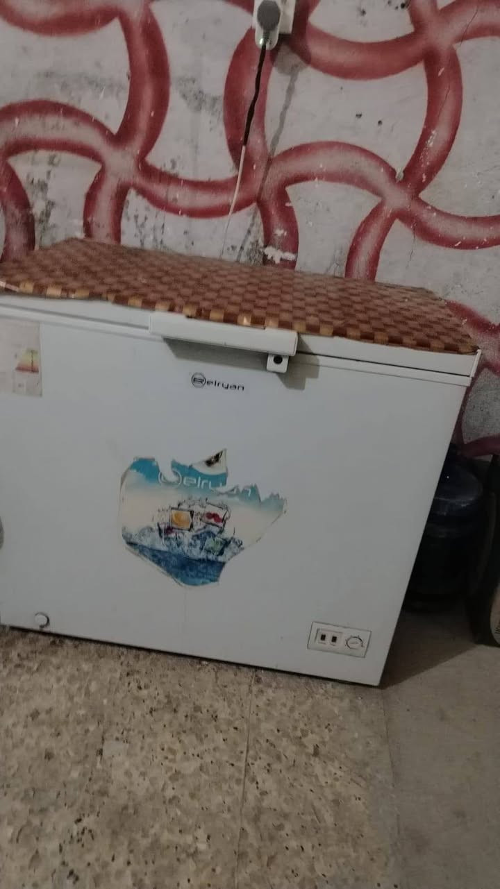 مجمده نظيفه للبيع ***********
