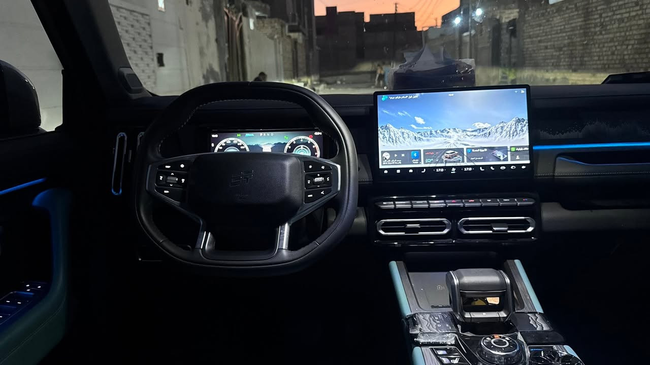 🚙 جيتور T1 Comfort موديل 2026

ماشية 9000 km قابل للزيادة

اللون : رصاصي مات 

⚙️ المواصفات:

✅ محرك 2.0 لتر تيربو (4 سلندر)

✅ قوة 254 حصان

✅ ناقل حركة أوتوماتيك 8 سرعات (8AT)

✅ عزم دوران 390 نيوتن.متر

✅ سعة خزان الوقود 70 لتر

✅ تسارع 0 - 100 كم/س خلال 8.6 ثانية

✅ سرعة قصوى 180 كم/س

✅ 5 مقاعد رحبة ومريحة

✅ شاشة وسطية 12.8 إنش

✅ شاشة عدادات رقمية

✅ دعم Apple CarPlay وAndroid Auto

✅ شاحن لاسلكي للهواتف

✅ كاميرات محيطية 360°

✅ حساسات خلفية

✅ مقاعد جلد مع تحكم كهربائي للمقاعد الأمامية

✅ تشغيل بالبصمة ودخول ذكي

✅ مثبت سرعة

✅ أنظمة أمان متعددة

🛡️ ضمان المحرك: 10 سنوات من الوكيل 

شركة هارلم

العنوان: الديوانية /عفك

اللي مهتم بالشراء يتواصل وياي ***********
متواجد اتصال او واتساب
