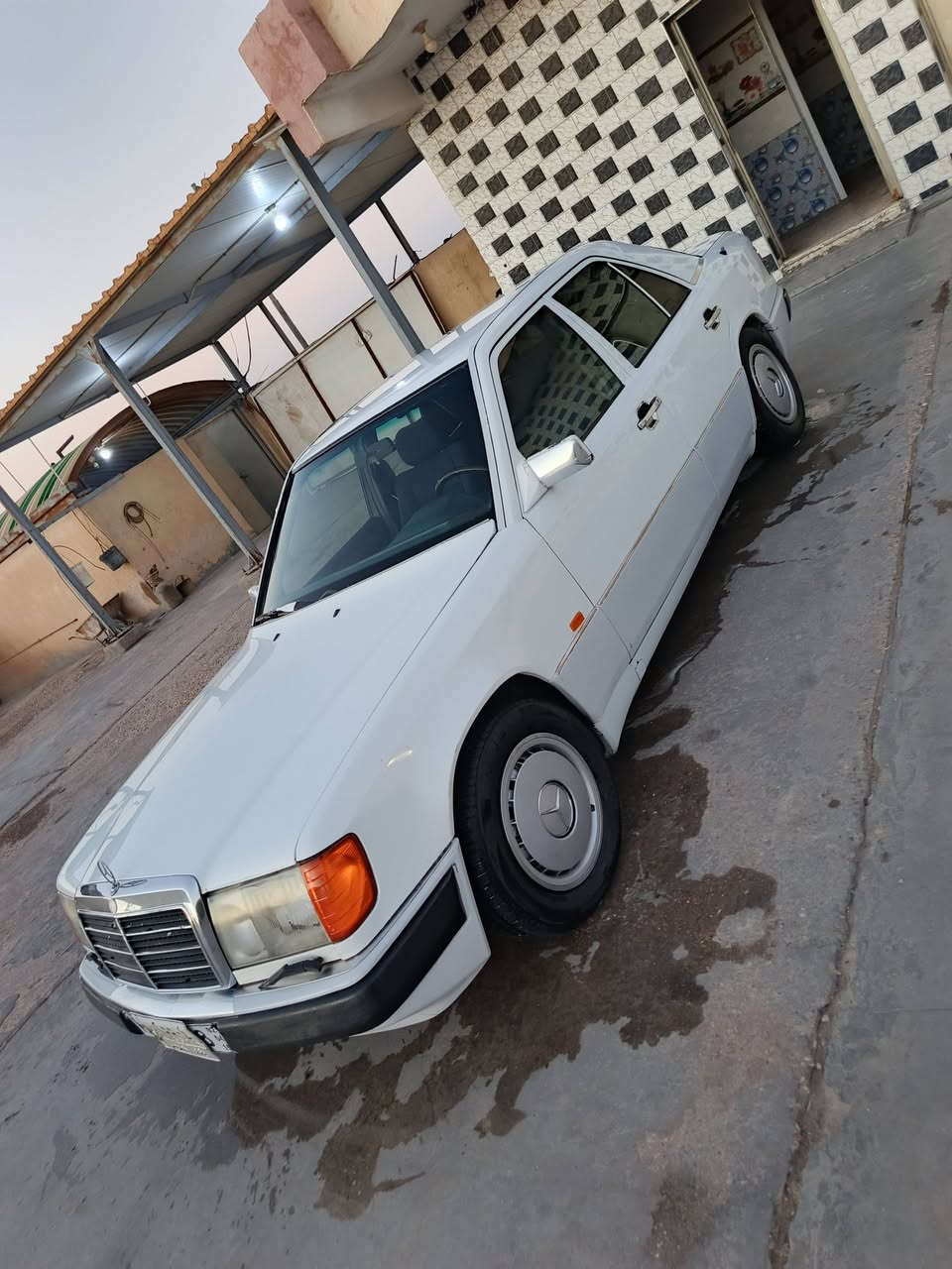 سلام عليكم 
سياره جديده نصبه 
مكفوله من الضربه فقط صبغ جماليه 
مكينه ثنين ونص ديلكو جديده صارلهه ١٥ يوم مشدوده 
تبريد جديد كمبريسر وفان 
تايرات تخم جديد 
حداده جديده 
باتري جديد 
يعني شغل واطلع وين يعجبك 
موديل ٨٦ بغداد 
السعر ٥٥ وبيهه مجال 
ذي قار الچبايش 
***********
