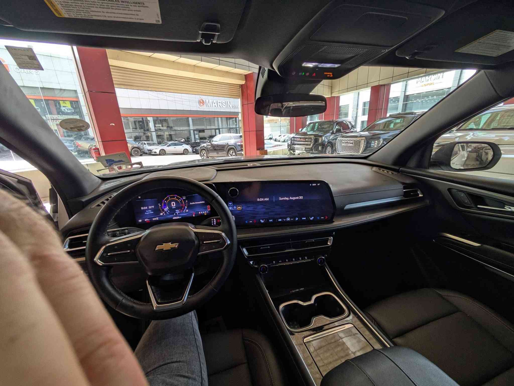 CHEVROLET TRAVERSE LT 2024 AWD
محرك 4 سلندر 2.5 توربو
​​مصابيح أمامية وخلفية LED بالكامل بتصميم نحيف وعصري.
​الباب الخلفي: باب كهربائي يدعم تقنية الاستشعار الذكي فتح تلقائي عند الاقتراب.
شاشة ترفيه ضخمةAppe CarPlay و Android Auto لاسلكياً.
​شاشة العدادات: شاشة رقمية بالكامل أمام السائق 
 7 مقاعد (مع مقاعد منفصلة في الصف الثاني
مقعد السائق قابل للتعديل كهربائياً بـ 8 اتجاهات مع دعم المنطقة القطنية.
​المميزات: شاحن لاسلكي للهواتف، تشغيل عن بعد، عجلة قيادة مكسوة بالجلد، ومنافذ USB في جميع الصفوف.
​نظام الفرملة التلقائية في حالات الطوارئ مع كشف المشاة وراكبي الدراجات
​نظام المساعدة على البقاء في المسار مع التحذير عند المغادرة
​نظام تنبيه النقطة العمياء ومساعدة التوجيه في المنطقة العمياء
نظام تنبيه حركة المرور الخلفية والكبح التلقائي الخلفي
​نظام تثبيت السرعة التكيفي
​كاميرا الرؤية المحيطية بدقة عالية
جاملغ وباب سائق و نصف باب خلفي صبخ بدون دواخل بدون ارباك . موضح بالصور
سيارة بدون رقم تترقم محافظات الاقليم . سيارة موجودة بمعارض دهوك .
سعر 310 و مجال
رقم شاصي 
1GNEVGKS9RJ188823
رقم موبايل ***********
