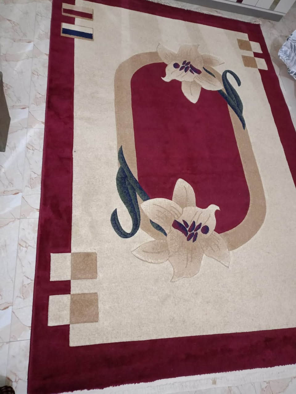 للبيع
سجّاده + ميز طعام سداسي يتكبر ويتصغر 
سعرهُم ثنينهُم 175 وبي مجال
 الرقم ***********
الموقع / فلوجه _حي العسكري
