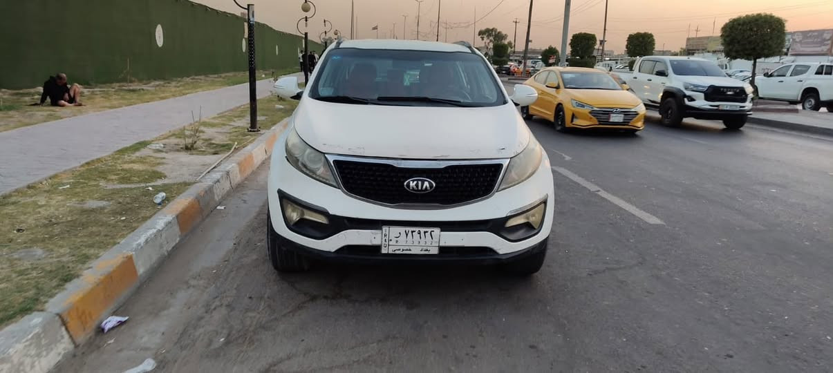 السلام عليكم ...

سبورتج خليجي  2013 
محرك  2400  دوش
بيها بنيد وباب سايق وجاملغ خلفي الايمن
 الاستفسار اكثر ***********
العنوان بغداد جسر ديالى الجديد
