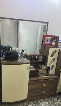 الاثاث بالصور كله للبيع سوه مو قطع مفرده، التواصل على الواتس اب من فضل...
