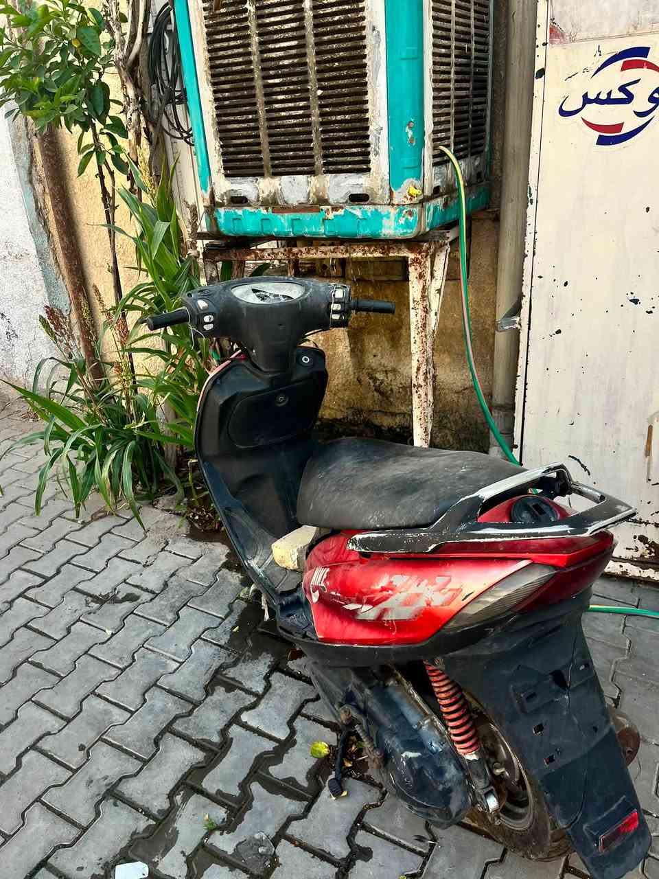 سلام عليكم دراجه ماكس 140ابيعها كوم حديد 150الشراي يتصل ***********
