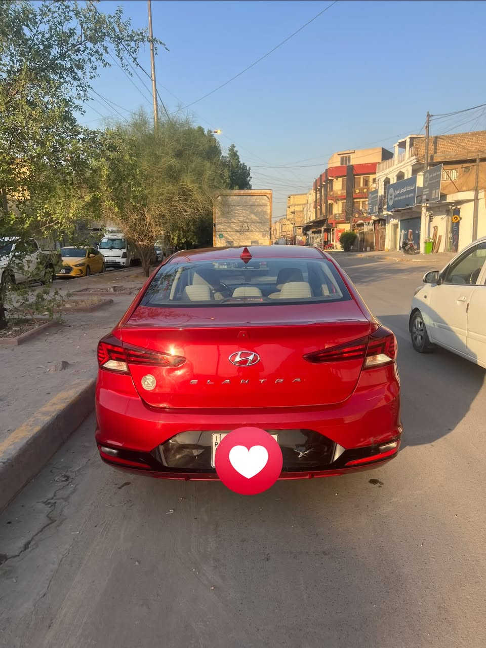 السلام عليكم
🚗للبيع النترا أمريكي موديل 2019

🔹 الممشى: 115 ألف ميل
🔹 الحادث: حادثها مثل ما موضح بالصور
🔹 الليبل: السيارة كلها ليبل واحد، ما بيها أي تبديل
🔹 المكينة: 2000 دوش
🔹 الكير: AT
🔹 المواصفات: نص فول

☑ شاشة
☑ كامرة دوارة
☑ تحكمات ستيرن
☑ رادار جانبي وأمامي
☑ Drive Mode
☑ مانع انزلاق
☑ ويل كب

🔧 السيارة كلشي ما ناقصها:

• بطارية جديدة
• تايرات جديدة
• صدر نص عمر
• منظومة بانزين جديدة
• منظومة تبريد جديدة
• مي زيتي أصلي
• الجونات نظيفة
• دسكات جديدة

📍 رقم بغداد
📍 الموقع: بغداد / الحرية

💰 السعر: 123 ورقة وقابل للتفاوض

📞 ***********
