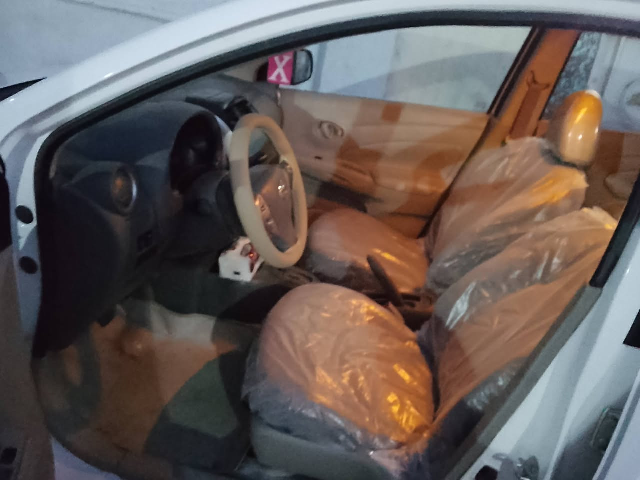 سلام عليكم نيسان صني موديل 2019 رقم بغداد كير مكينه تبريد صدر خير من الله بدون صبغ بس بارد ماشيه 92 مكان بغداد الحريه الهاتف *********** سعر 97 بيه مجال
