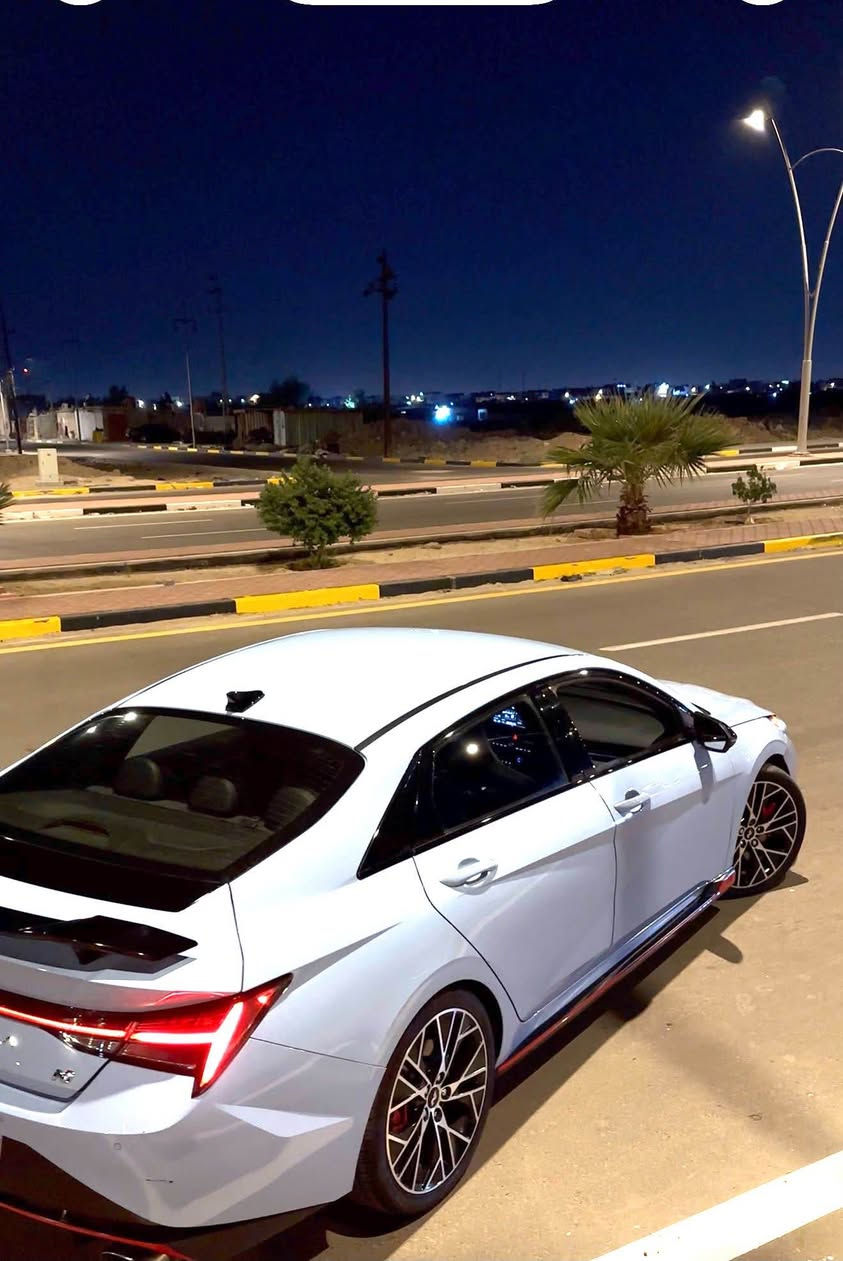 الالنترا N بسمي لون مميز كير عادي
مكينه 2000 تيربوو 
مواصفات N معروفه 
حادثة فقط مقدمة البنيد بدون فتح شرط
الباقي كفاله وجاهزه من كلشي 
بيع او مراوس 
*********** البصرة, العراق
