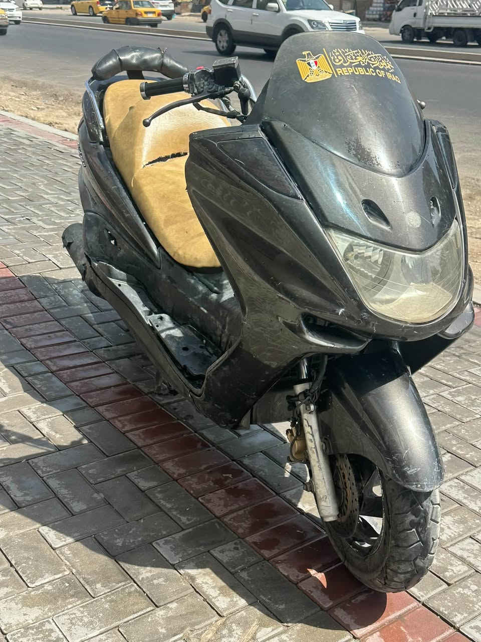 ماجسته دبل رون 
الدراجة نقصها كلج 
كفراتها تعبانه واضحه بالصور 
ابيعها هيج رايدها ب 450 قفل 
مكاني حي القاهرة 
***********
