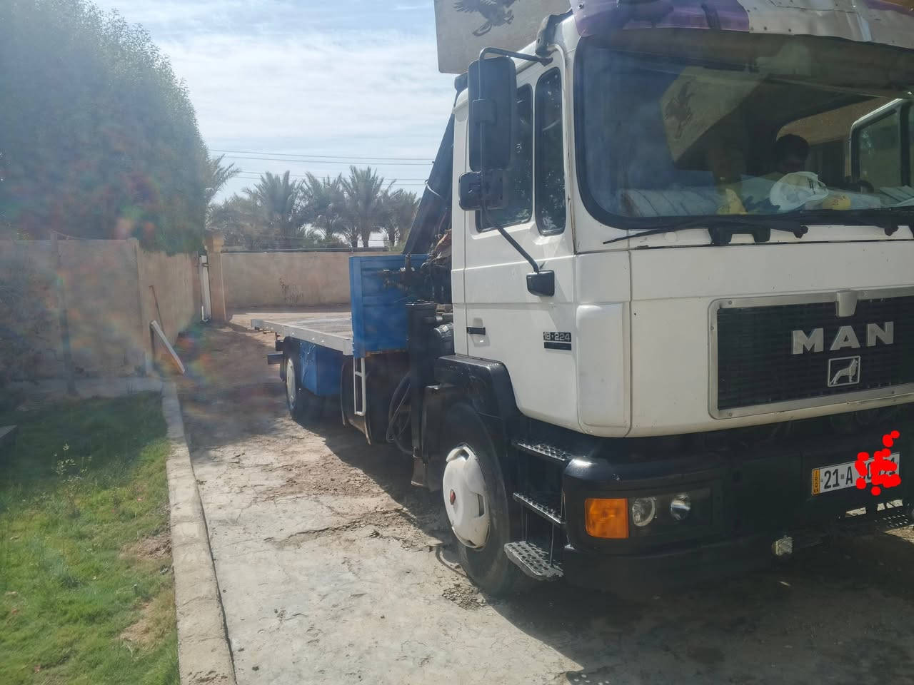 السلام عليكم كرين لبيع مان موديل 96 كرين 6طن 2 سلايت تحويل جديد سنويه 31 بسمي محرك كير مكفول مكان الكرين بغداد طول سطحية 6متر الهاتف المحمول/***********
