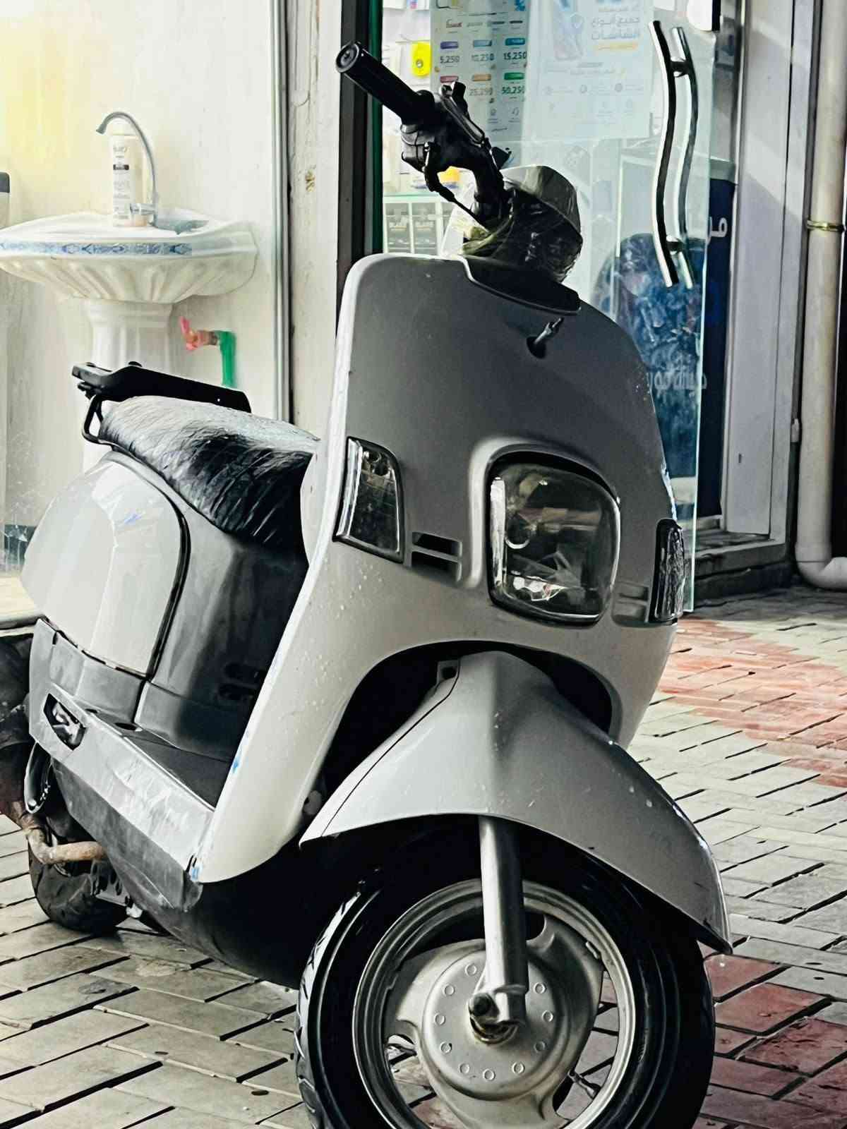 سلام عليكم
دراجه بوليس 
محرك49 بلادي ما مفتوح
كابريتر 
دراجه نقص قبق مال بانزين فقط كامله من كلشي خير من الله 
دراجه من محرك من كهربائيات  بختصار كامله مكمله . مكاني كربلاء حي العسكري 
سعره 675.  والشراي.  يتصل وبي خير ويدلل رقمي ***********
 متواجد عل فيس عل خط
