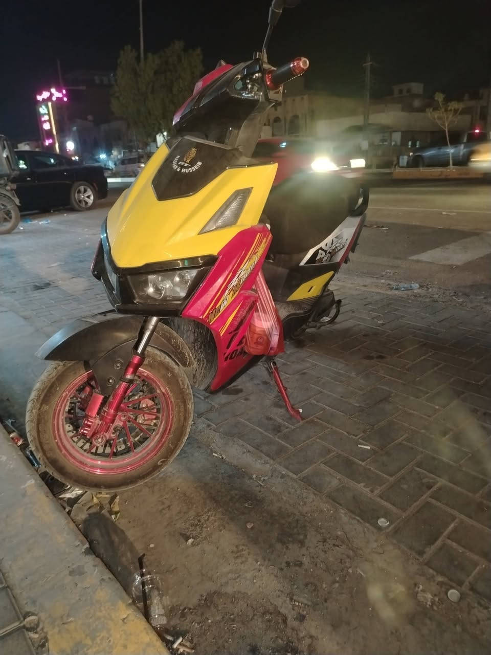 دراجة سكنكس GT ليثيوم حسن وحسين
البطارية :- ليثيوم 20 امبير

التقنيات:- كارتين، سويچين، تحكم عن بعد 

السرعة:- دراجة سريعة 4 سرع تصل إلى 80 كم/ ساعة 

المسافة المقطوعة بالشحنة الواحدة:- 40- 45 كيلو 

الحالة:- مستخدمة 8 أشهر تقريبا 

السعر :- 850 الف

العنوان :- بغداد/ حي الجهاد / المنطقة ما بين الامانة والالفين

موبايل:-

*********** 

***********
