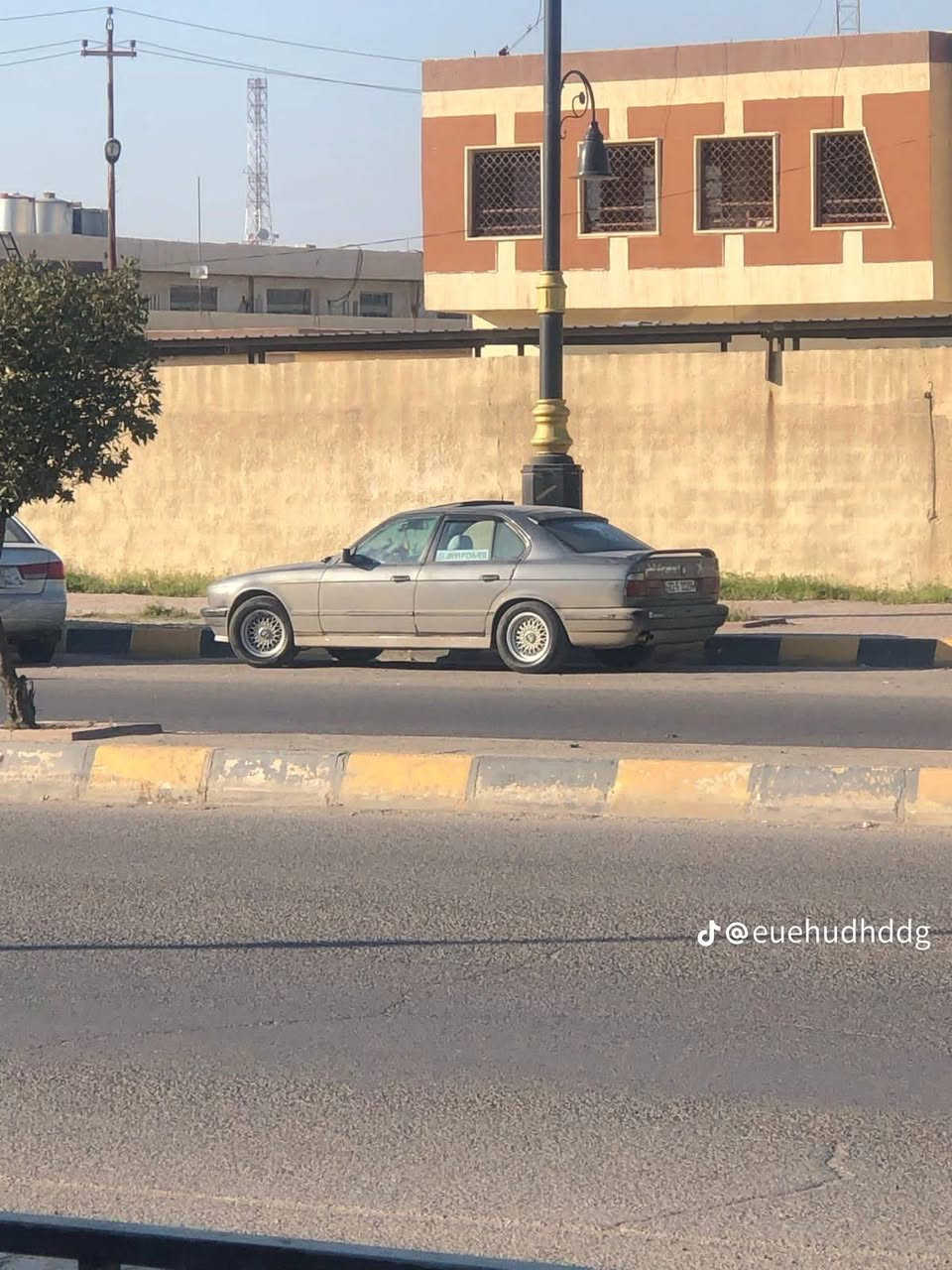 سلام عليكم بي ام 525بلادي كير اوتو سنويه جديد رقم اربيل كير محرك صدر تايرات سياره جاهز مابي اي عيب كله شرط تحويل ثاني يوم سياره مصبوغ فقط جماليه  سعر 65الي يريد يخابر ***********
