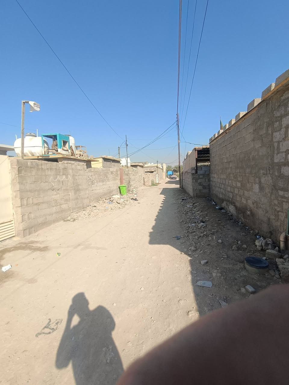 للبيع بيت تجاوز في الخالصه خلف الملعب المساحه 250 م.   2غرف نوم صاله استقبال مطبخ صحيات.  السعر 19
***********
